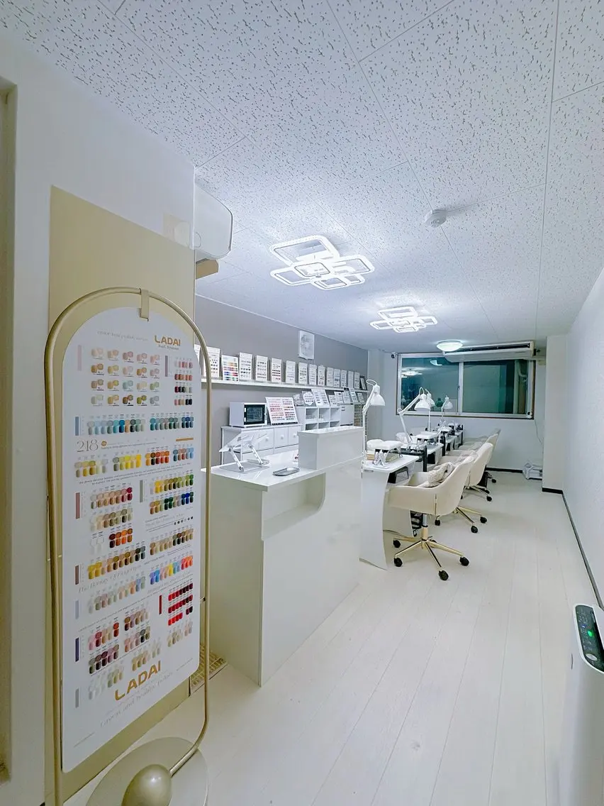 Hani Nail 三ノ宮【ハニネイル】の内観・外観1