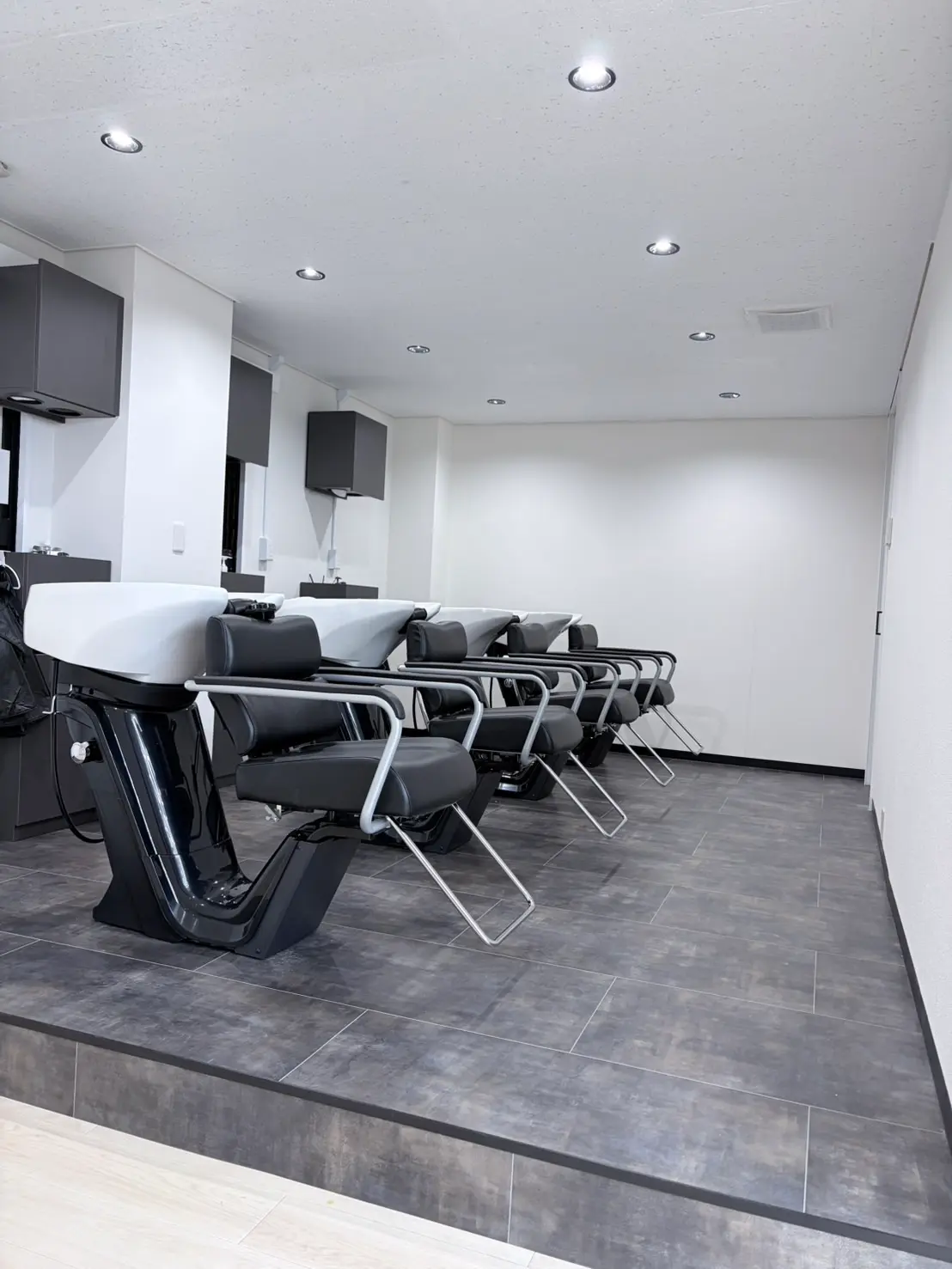 MEN'S SALON OVER NEO 町田の内観・外観2