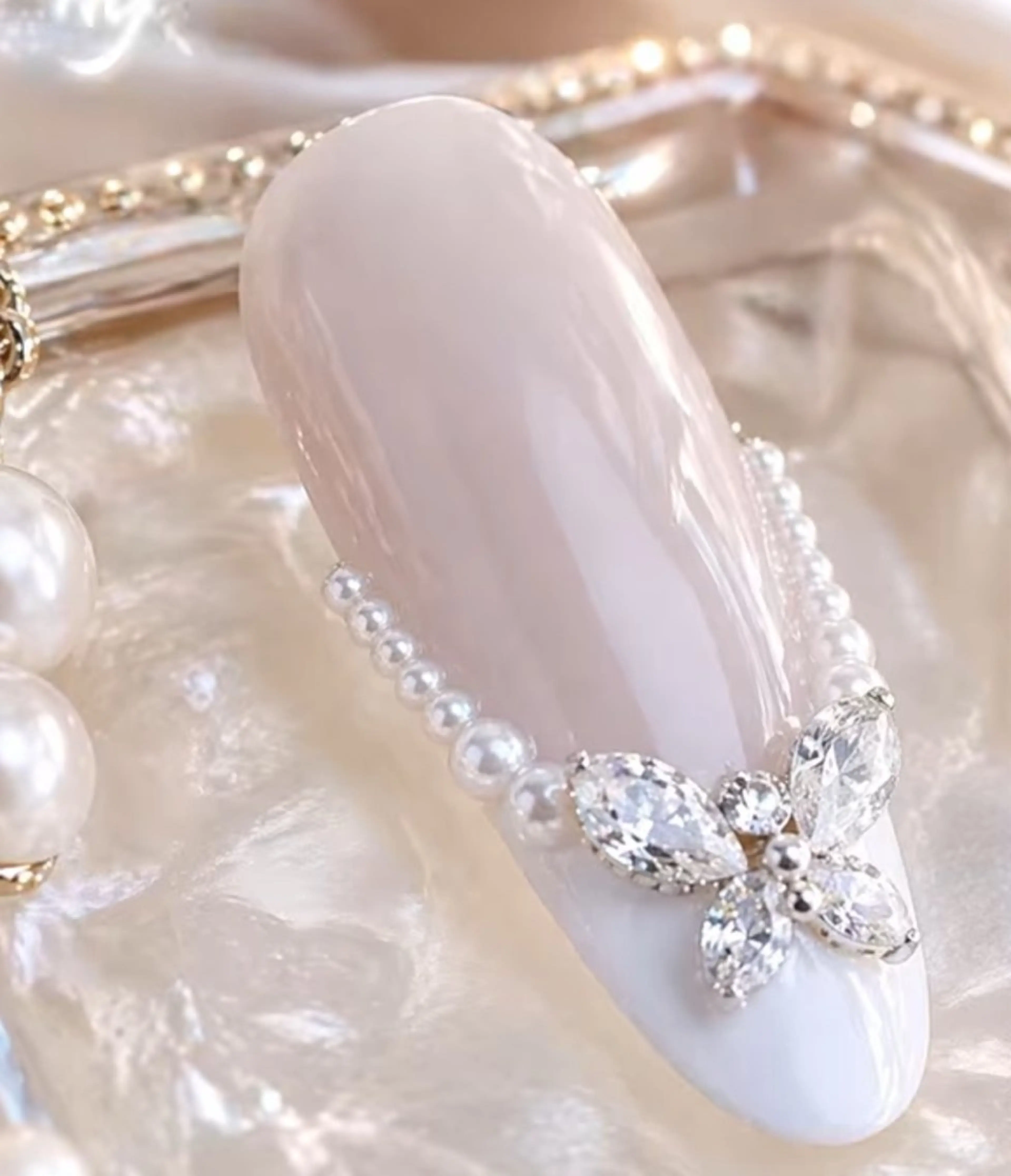 カラー グラデーションカラー ピンクカラー ハンドネイル AIN Nailのネイルデザイン