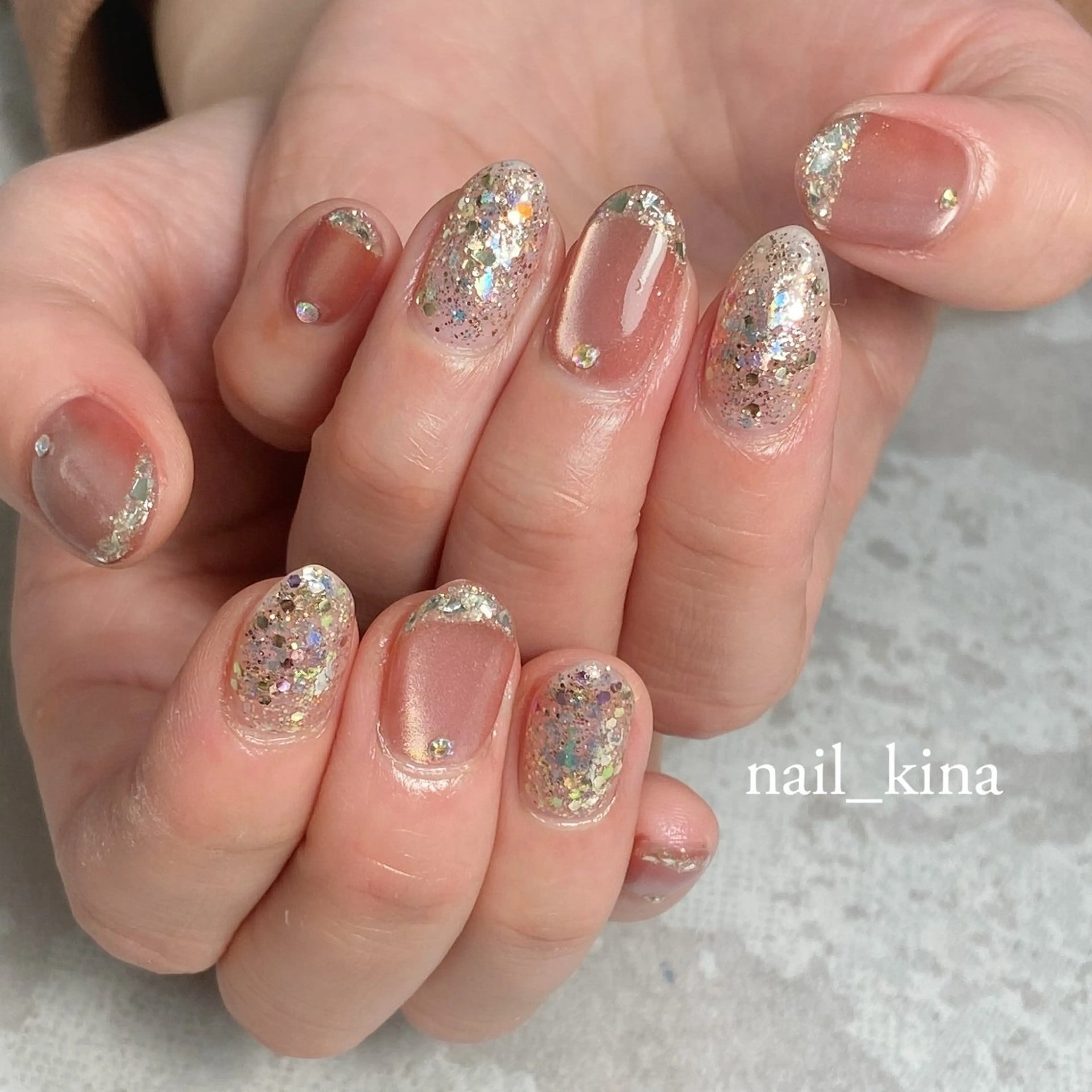 ネイル フレンチネイル ガラスフレンチ キラキラネイル ラメ(グリッター) マグネットネイル nail_ kinaのネイルデザイン