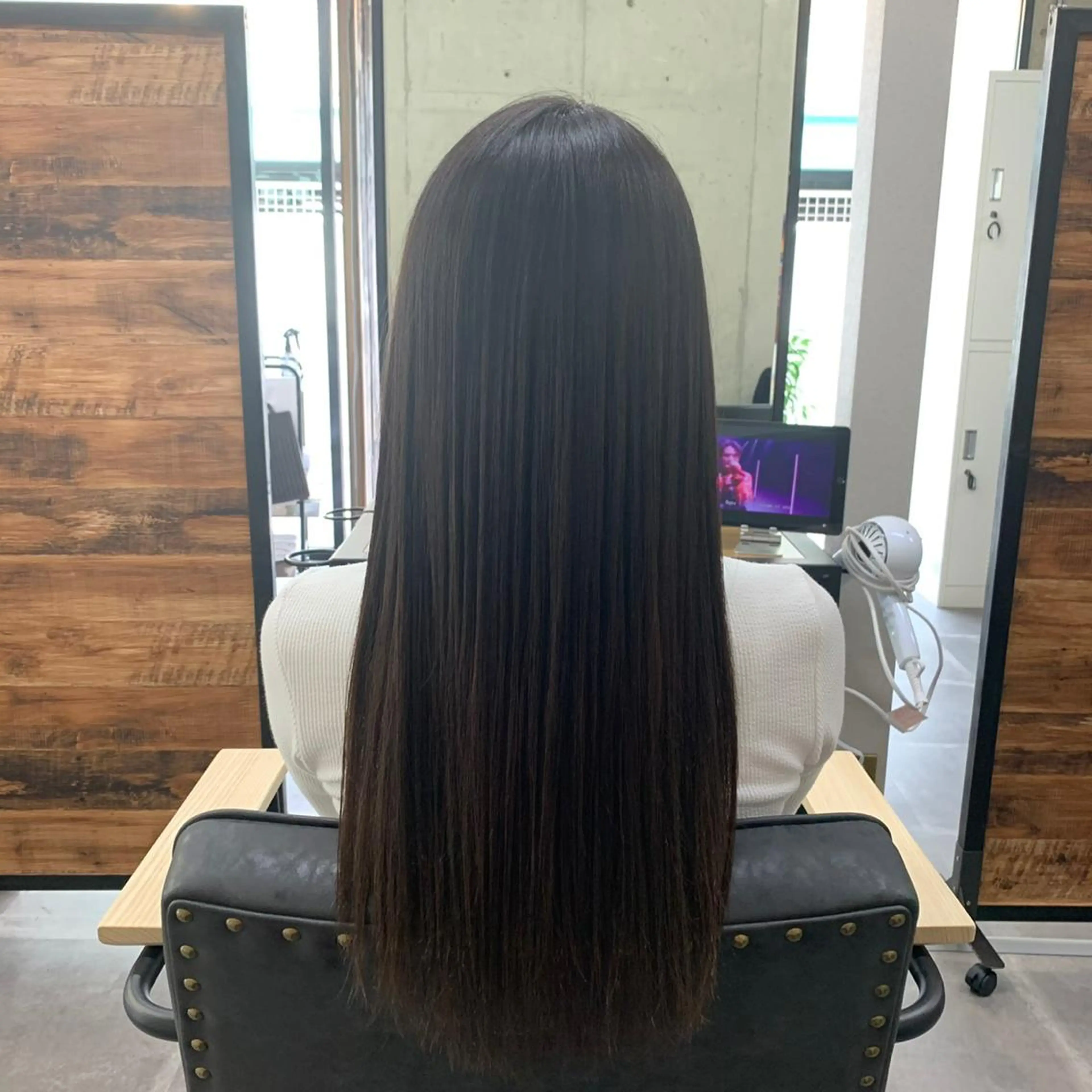 ロング カラー 吉田 悠乃のヘアスタイル