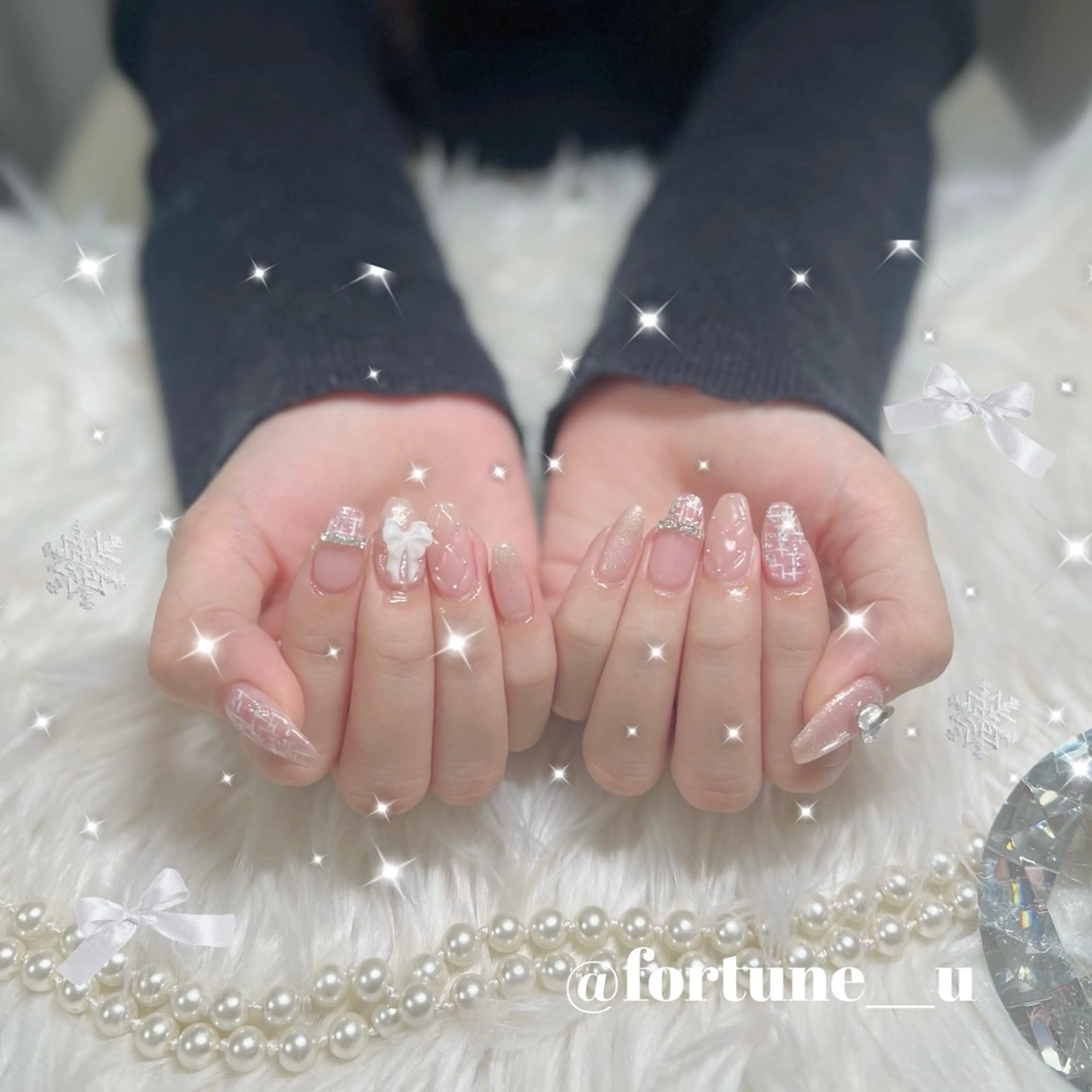 ネイル チークネイル ガーリー 韓国ネイル 水色 持ち込み ハンドネイル 💜✩.* Yuuna💜のネイルデザイン