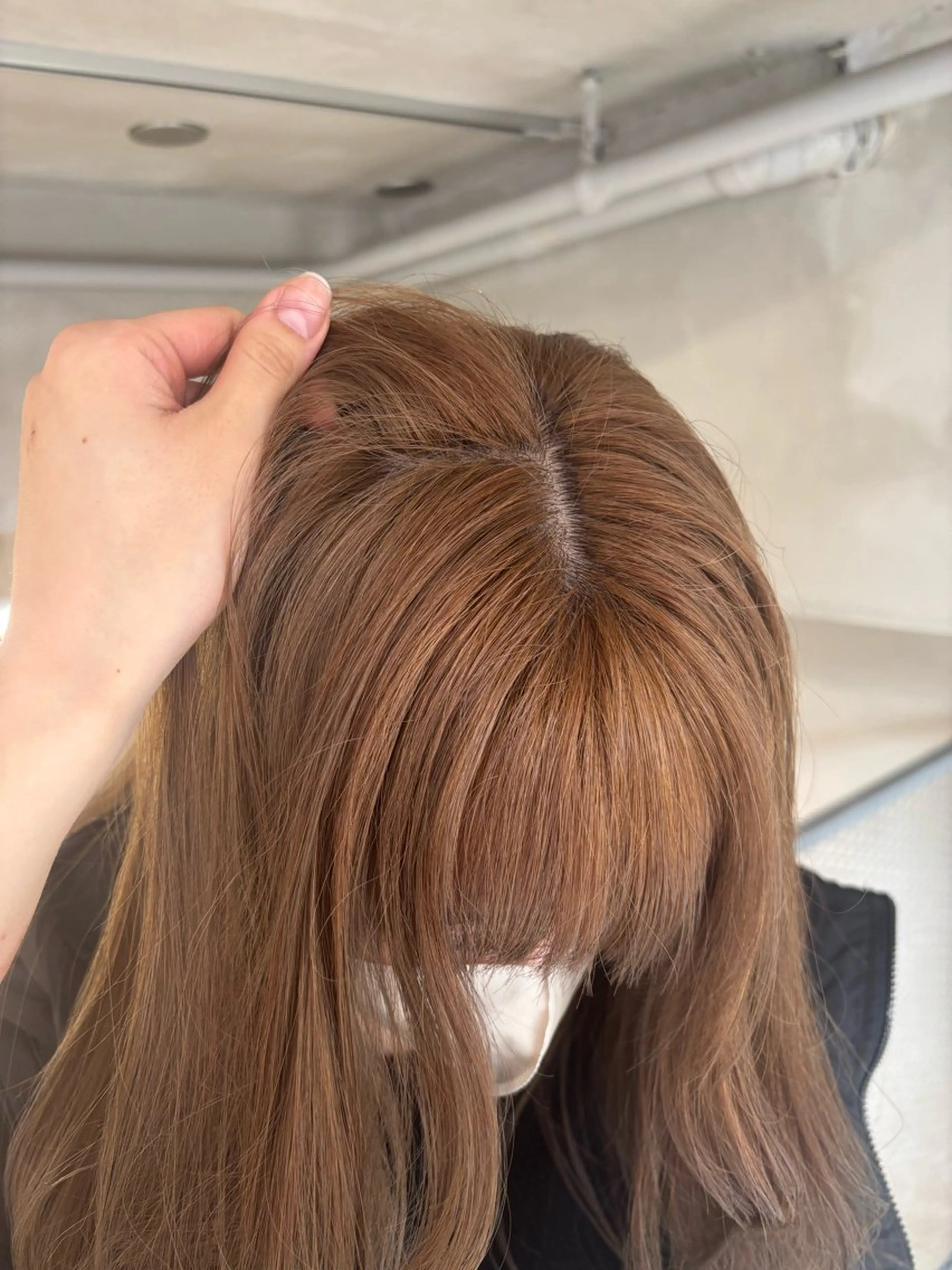 カラー ベージュカラー ブリーチ 🧸ミルクティー／ 顔周りレイヤー/ミクのヘアスタイル