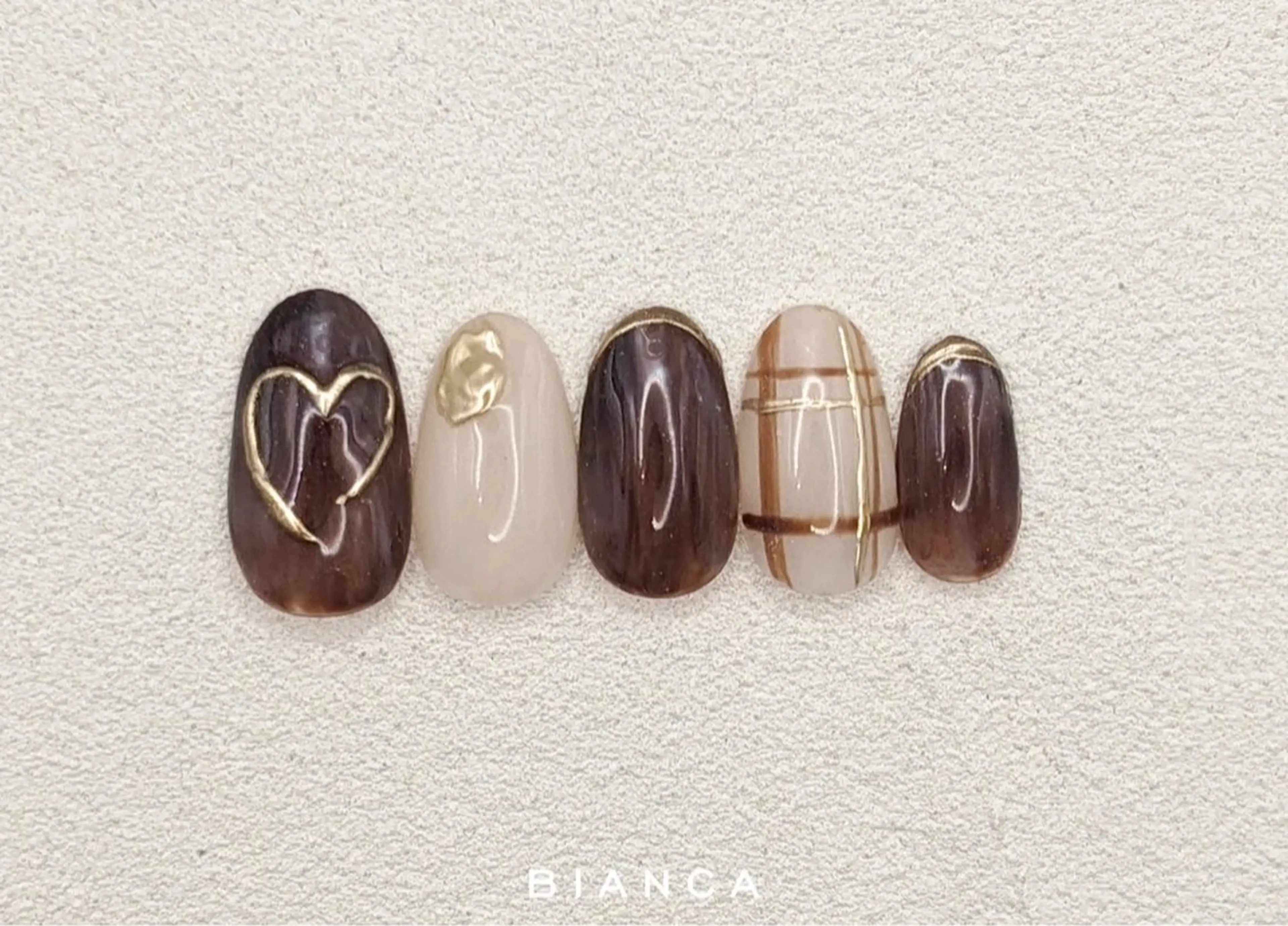 ネイル ハンドネイル Bianca YOKOTANI🌻のネイルデザイン