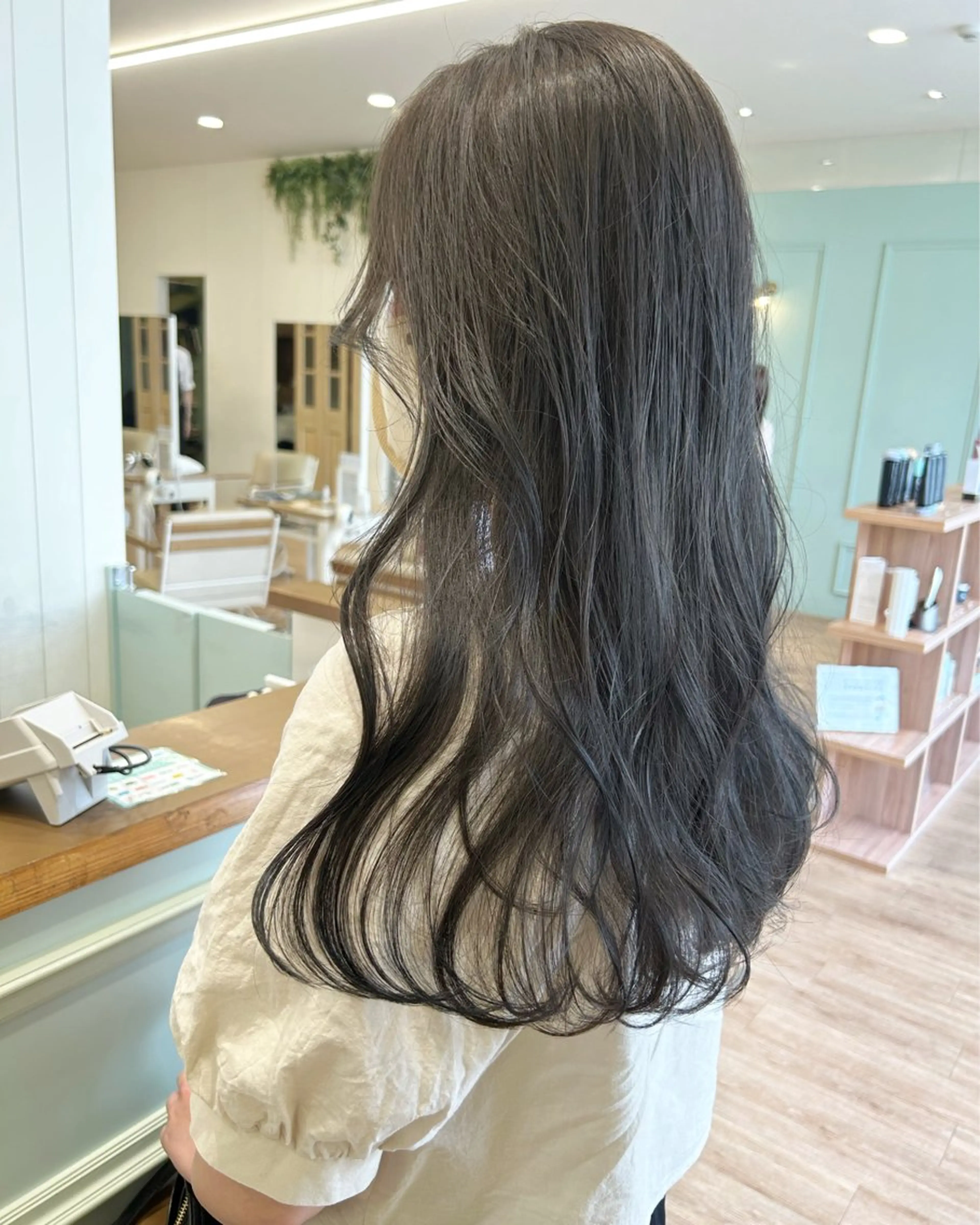 ロング ヘアカラー トリートメント ケアブリーチ 坪井佑樹のヘアスタイル