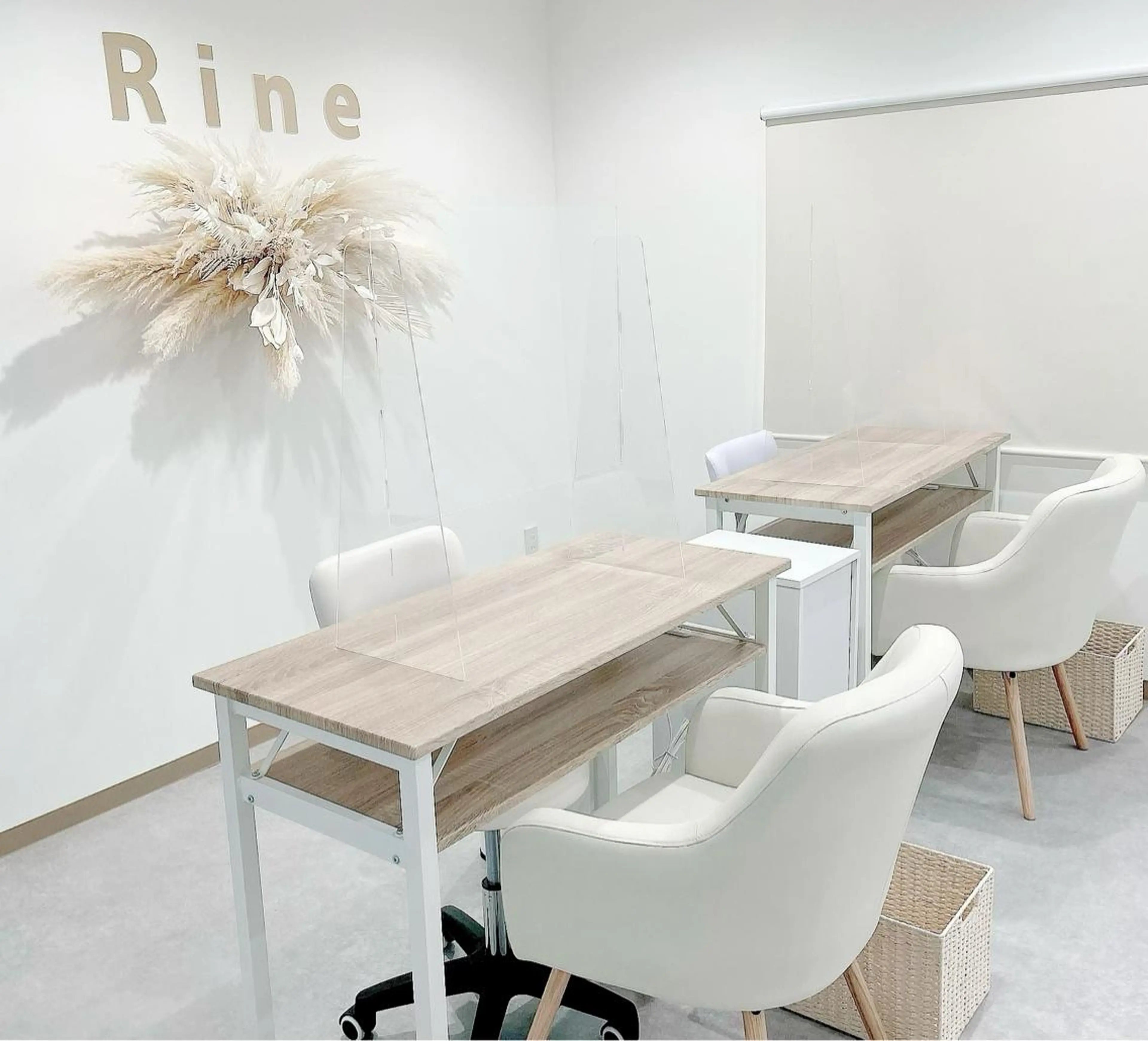 ネイル Rine 放出 (リネ)のネイルデザイン