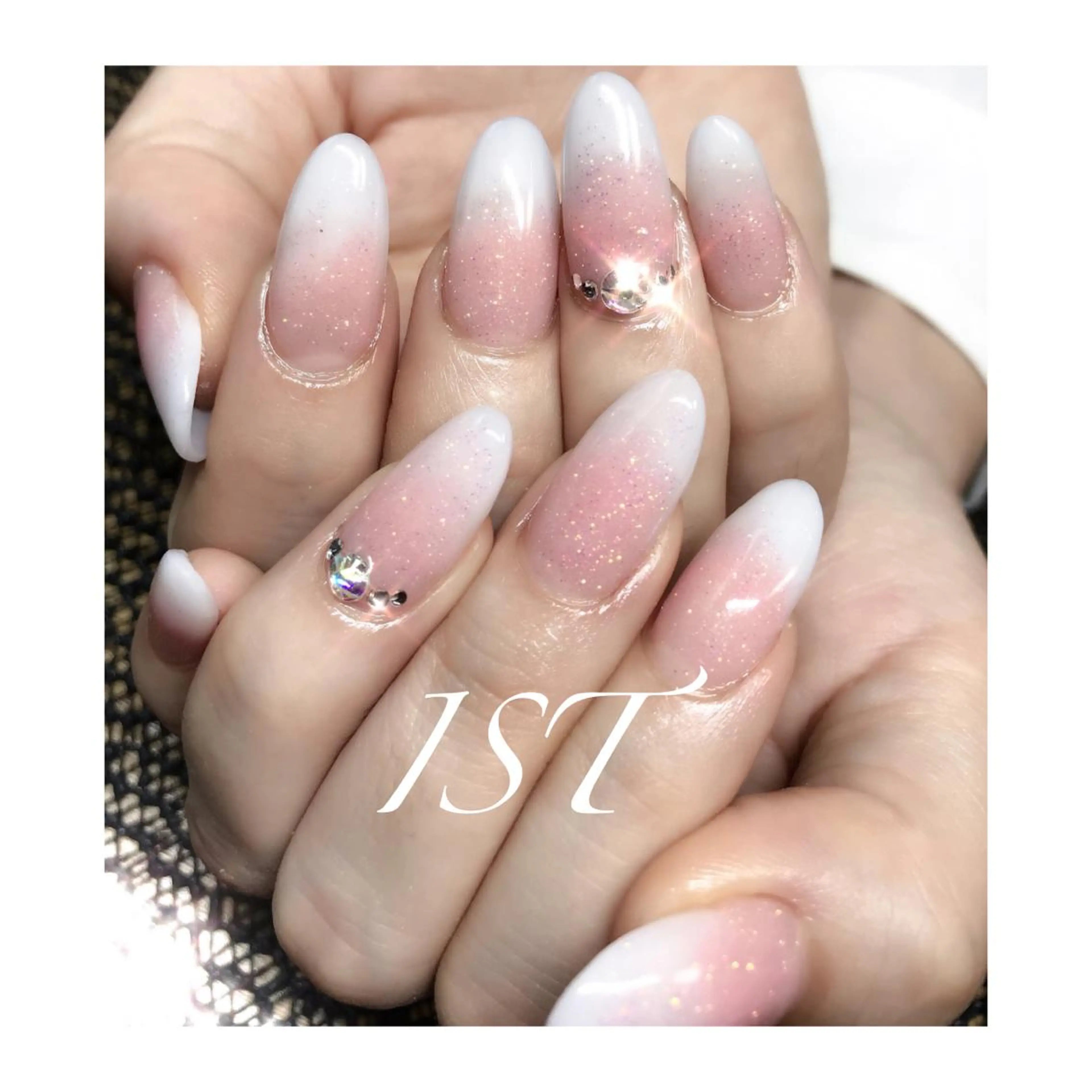 ネイル ストーンネイル メンズ歓迎🙆‍♀️ エステ/ネイルISTのネイルデザイン