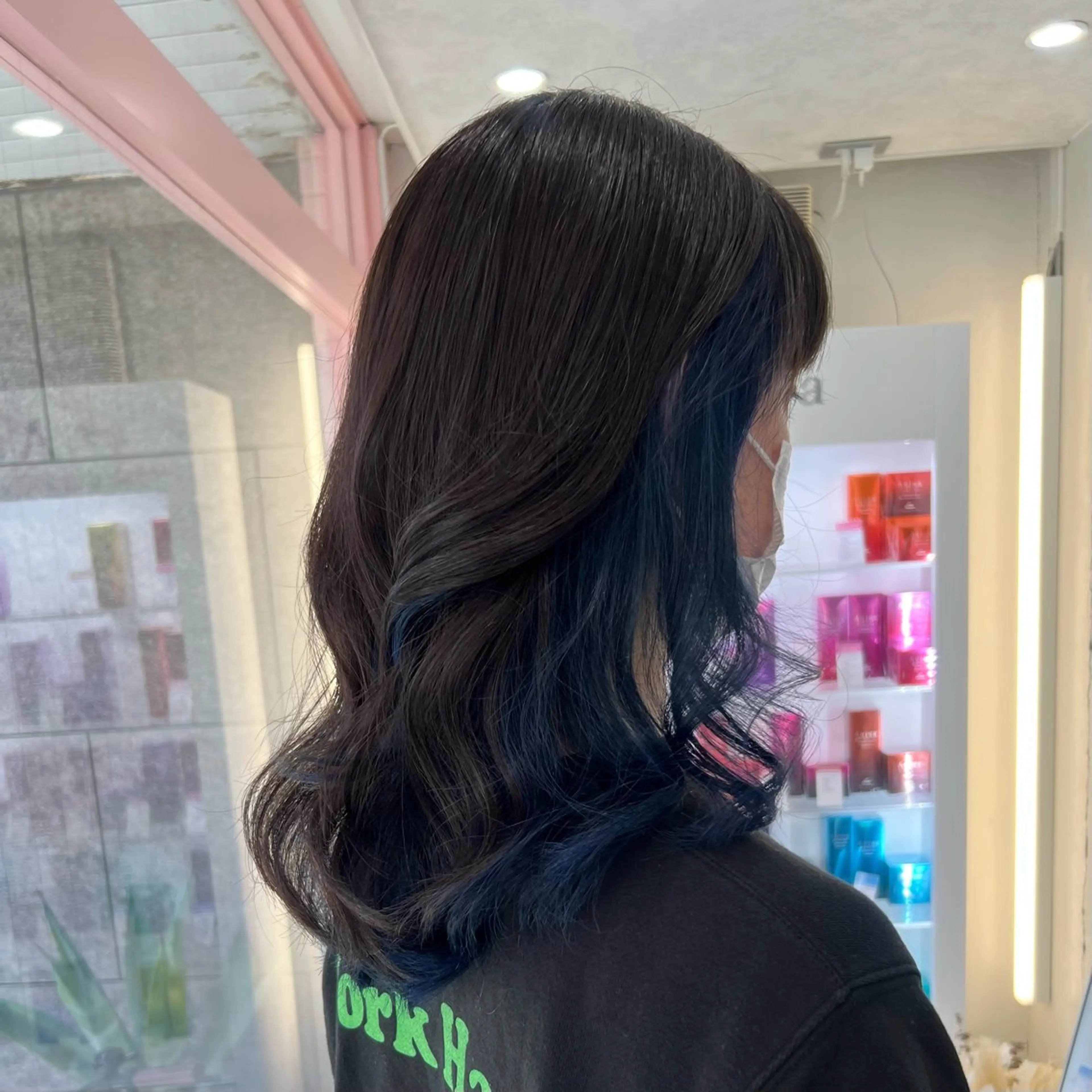 ミディアム カット ヘアカラー トリートメント 岸下 理緒のヘアスタイル