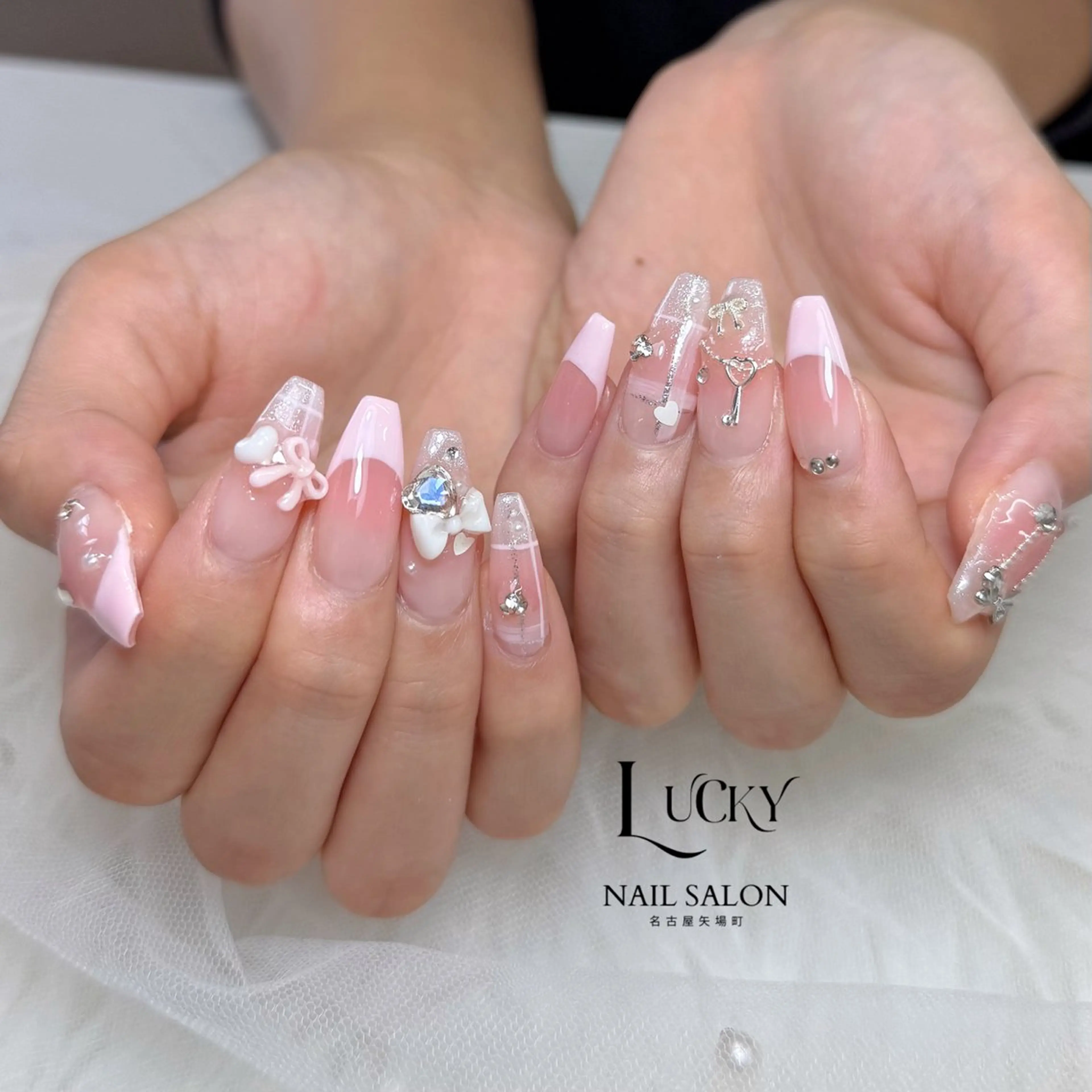ネイル 長さ出し フットネイル ジェルネイル 韓国ネイル マグネットネイル ハンドネイル Lucky Nail Salonのネイルデザイン