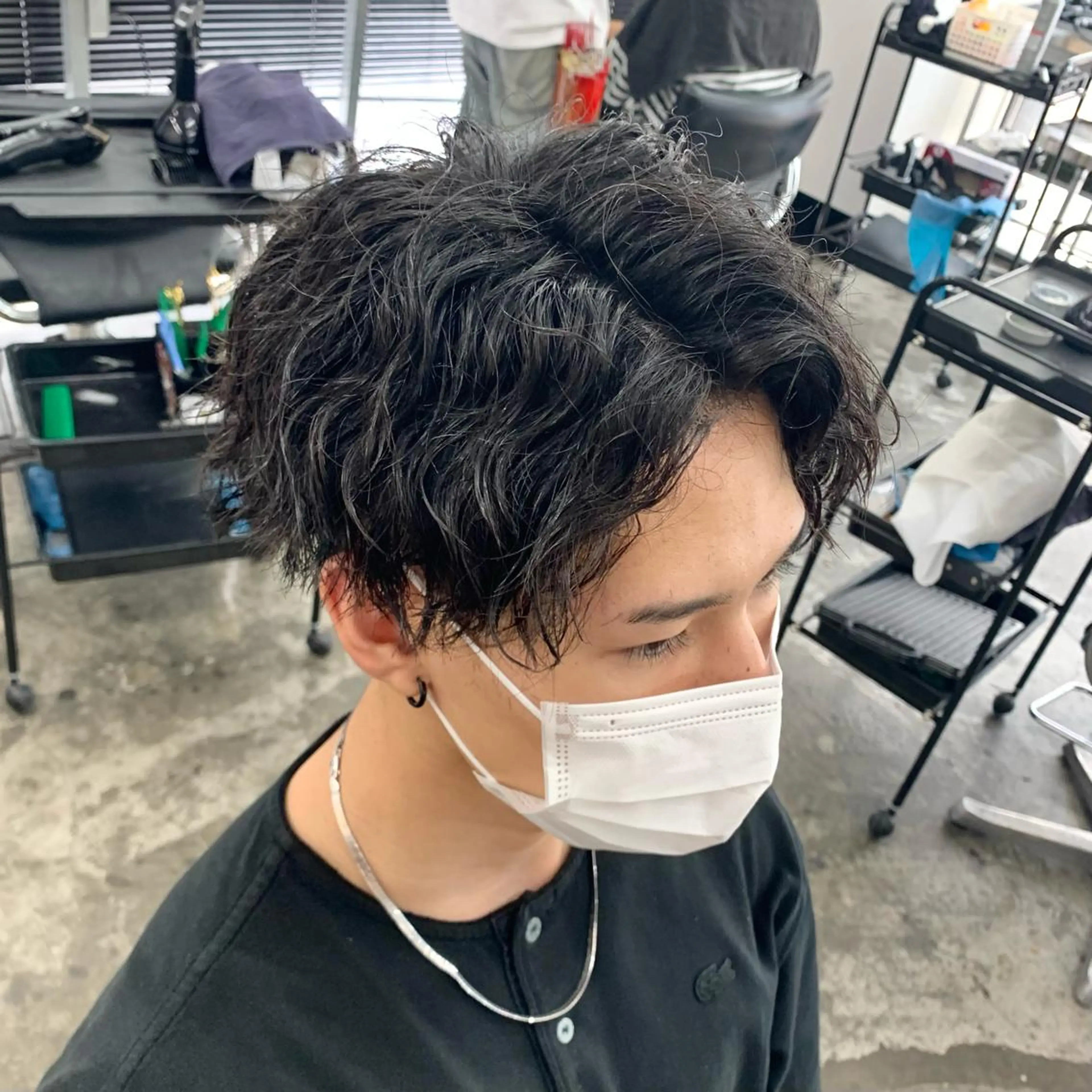 ショート パーマ メンズ センターパート カット パーマ メンズ特化美容師/ 藤戸 椋のヘアスタイル