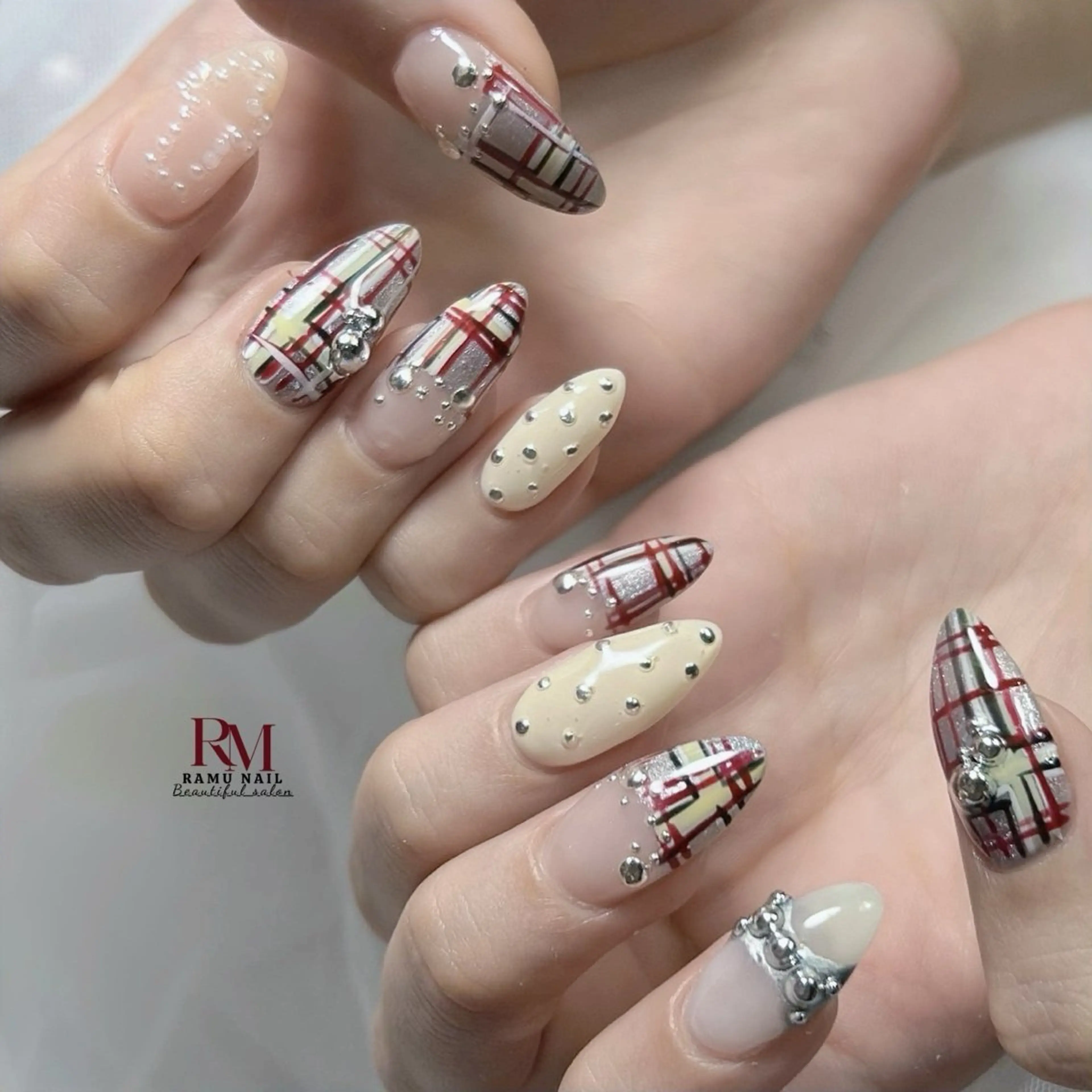ネイル キラキラネイル マグネットネイル ミラーネイル ピンク ワンホンネイル ハンドネイル RAMU Nail 恵比寿店のネイルデザイン