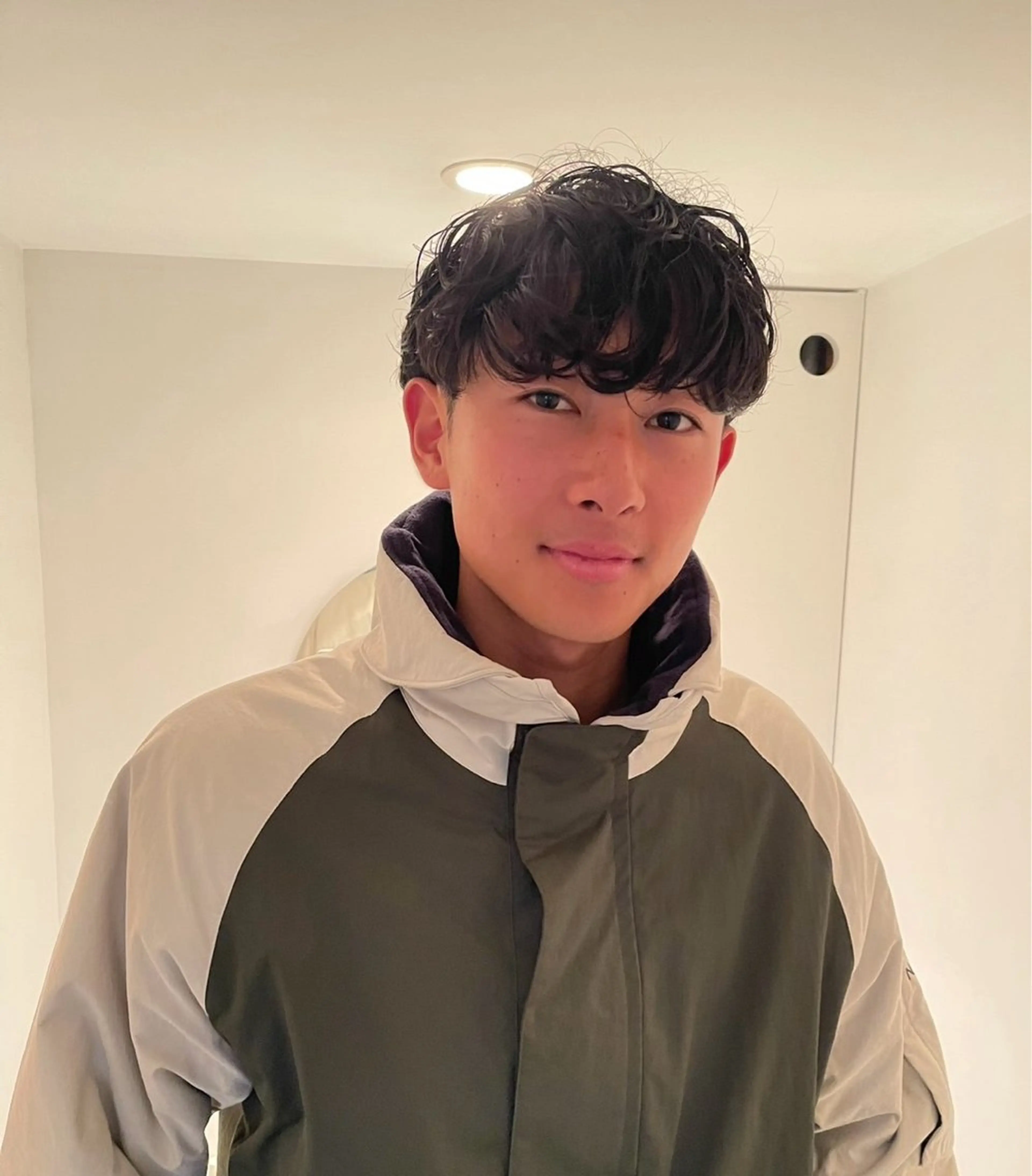 ショート パーマ メンズ マッシュ メンズパーマ 似合わせカット ショートヘア 垢抜けメンズカット/ 毛流れパーマ/ユウトのヘアスタイル