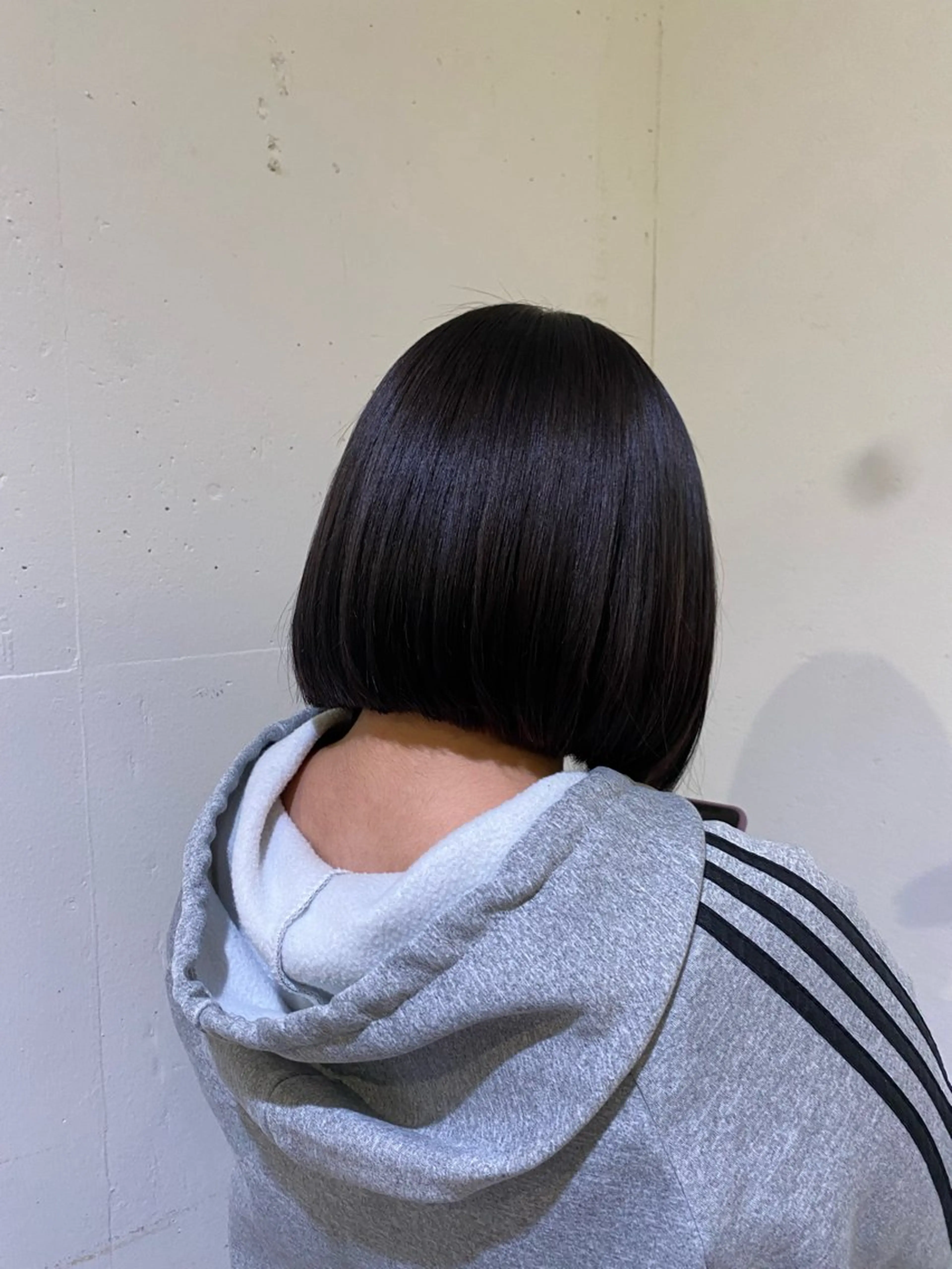 カラー 祝 莉子のヘアスタイル