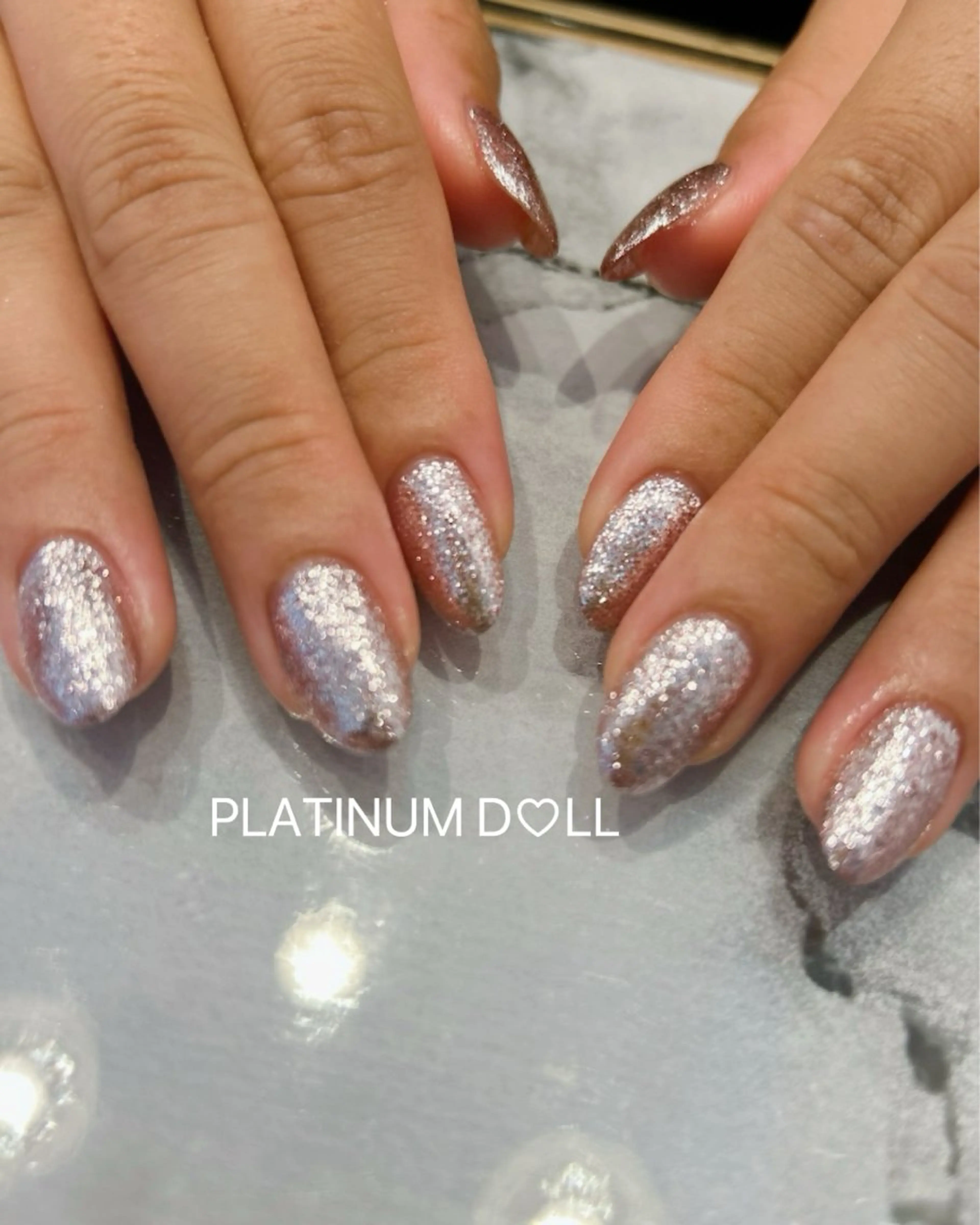 ネイル フットネイル グラデーション キラキラネイル 韓国ネイル マグネットネイル ハンドネイル 🎀大人nail /NOISMはな🎀のネイルデザイン