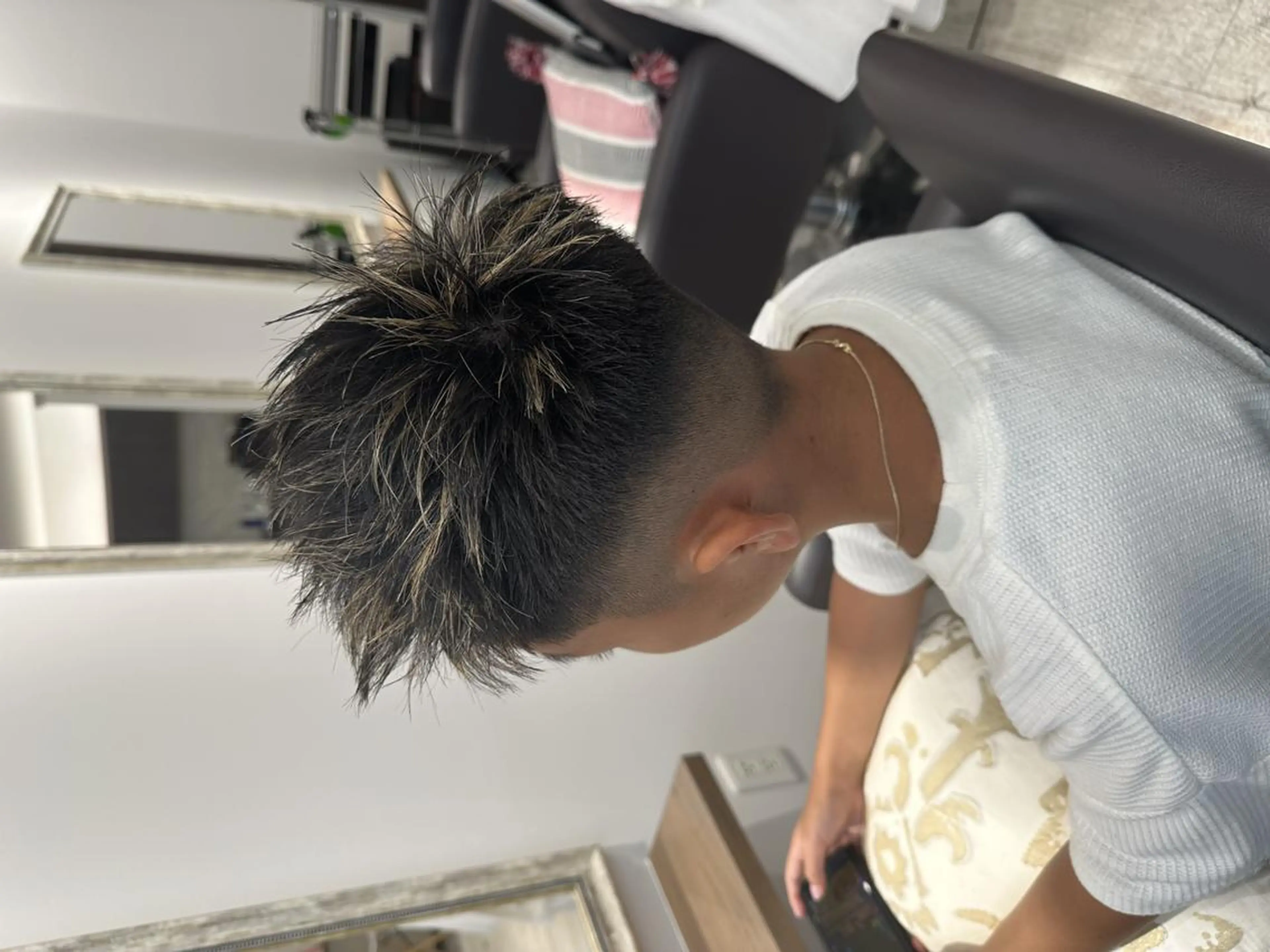 ショート メンズ メンズハイライト ハイライト 瀬尾 由希菜のヘアスタイル