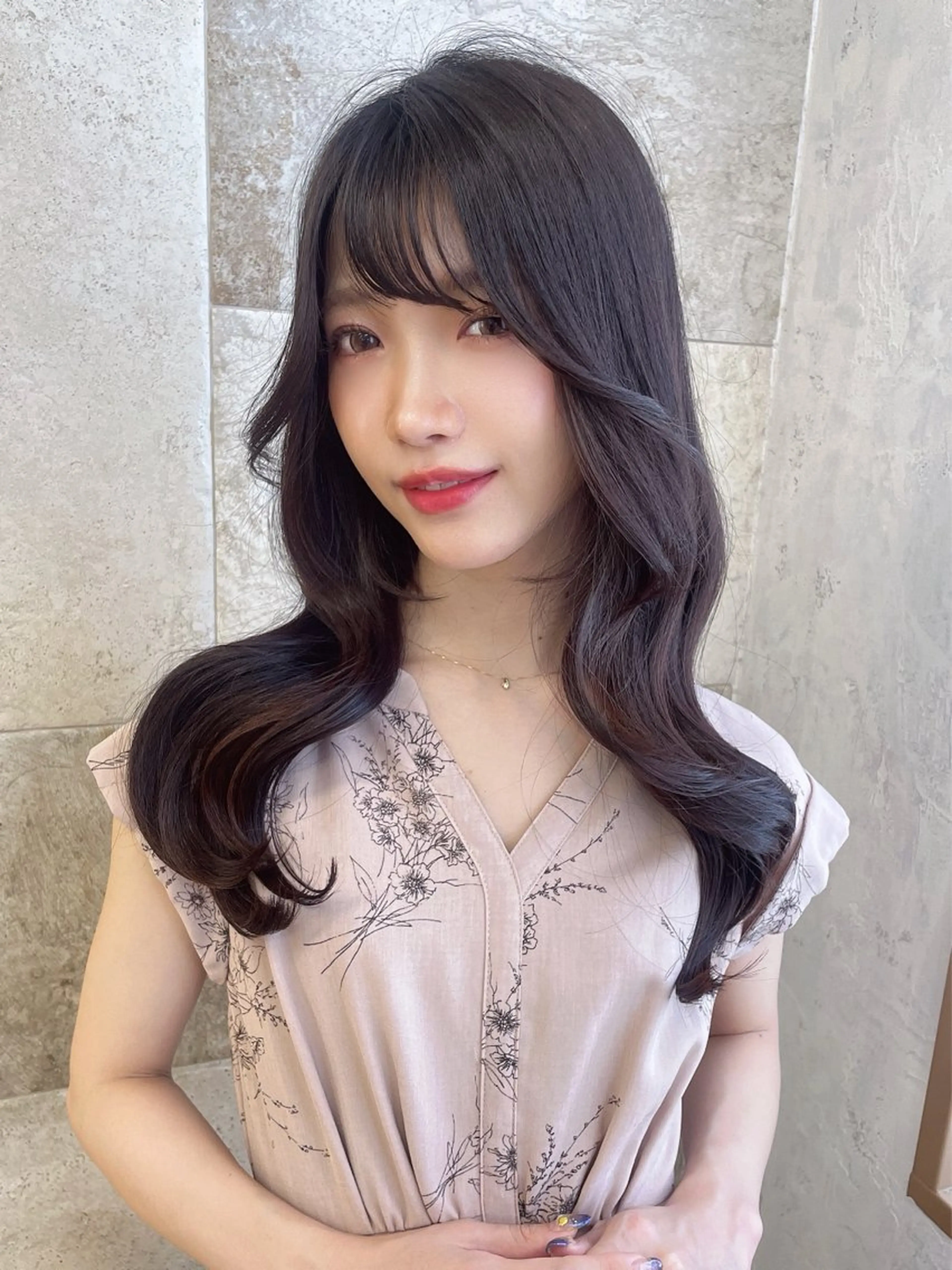 ロング Kanami/韓国風 /艶カラーのヘアスタイル