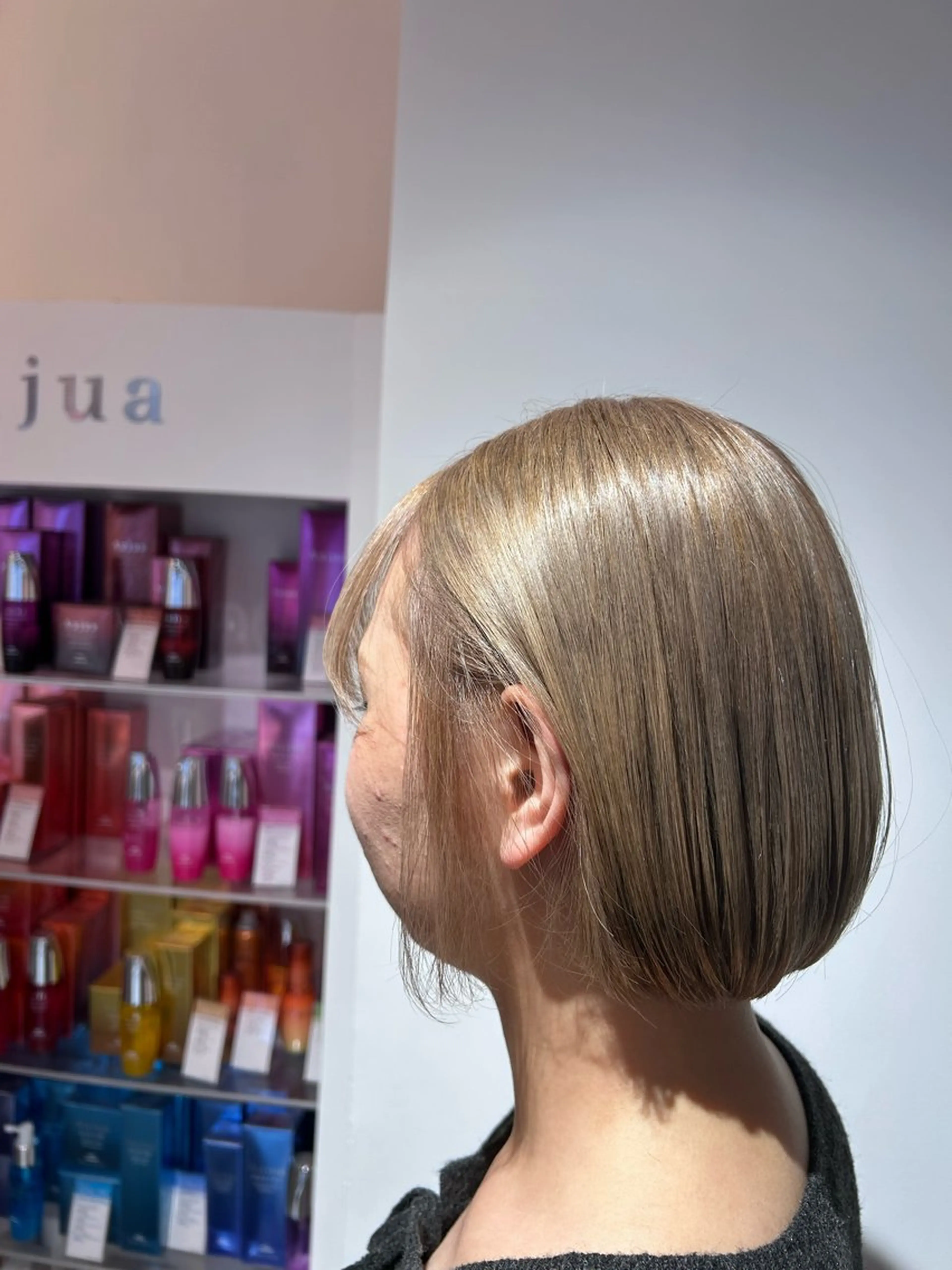 ショート カット ヘアカラー トリートメント 蓮池 愛海のヘアスタイル