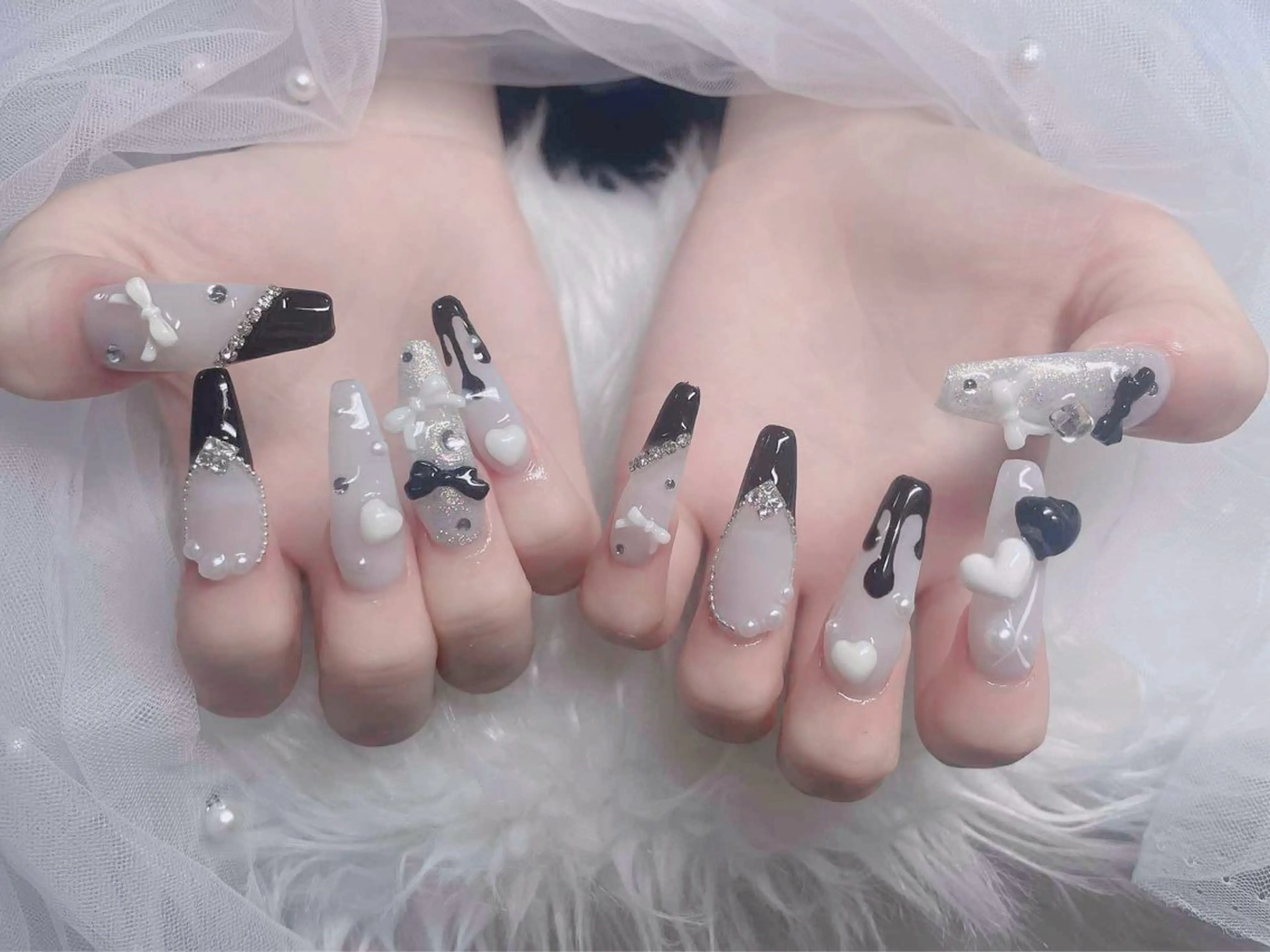 ネイル オーロラネイル フレンチネイル グラデーション 氷ネイル・うるうるネイル キラキラネイル ハンドネイル H.baby Nail Salonのネイルデザイン