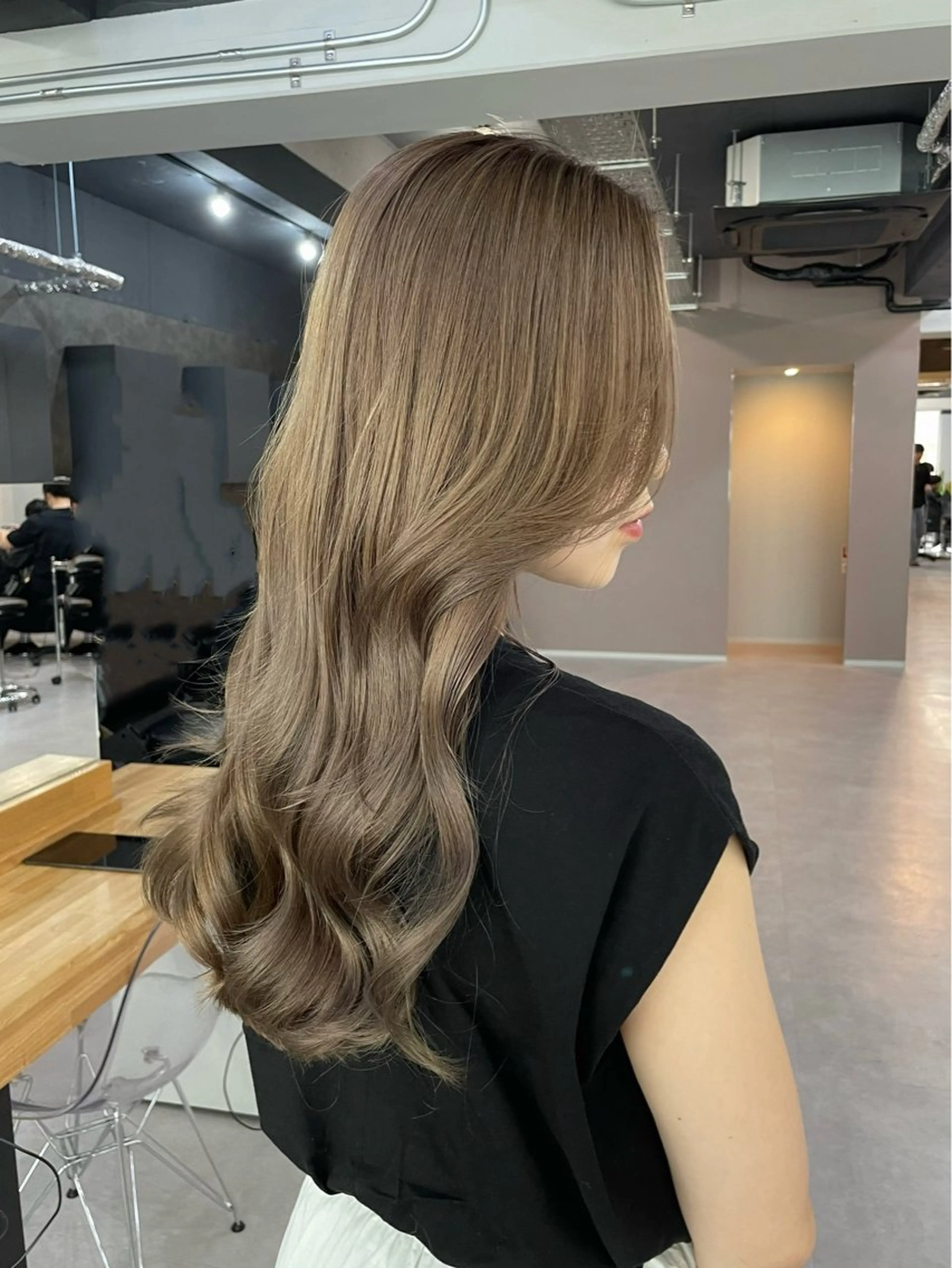 ロング カラー ミルクティーベージュ ❤︎レイヤー　MIAのヘアスタイル