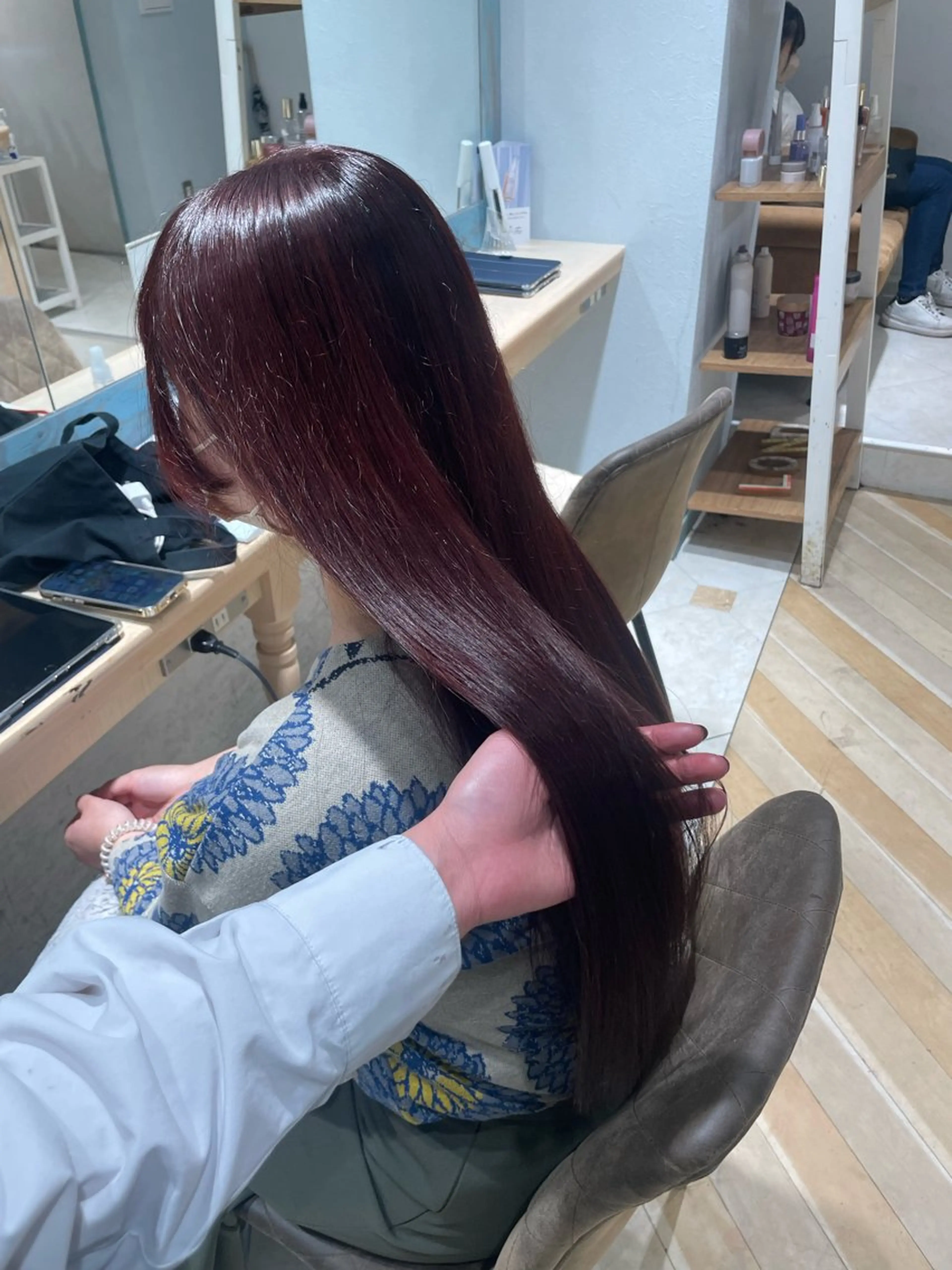 ロング カラー ヘアカラー トリートメント 顔周り\エクステ\ 透明感カラー\まりんのヘアスタイル