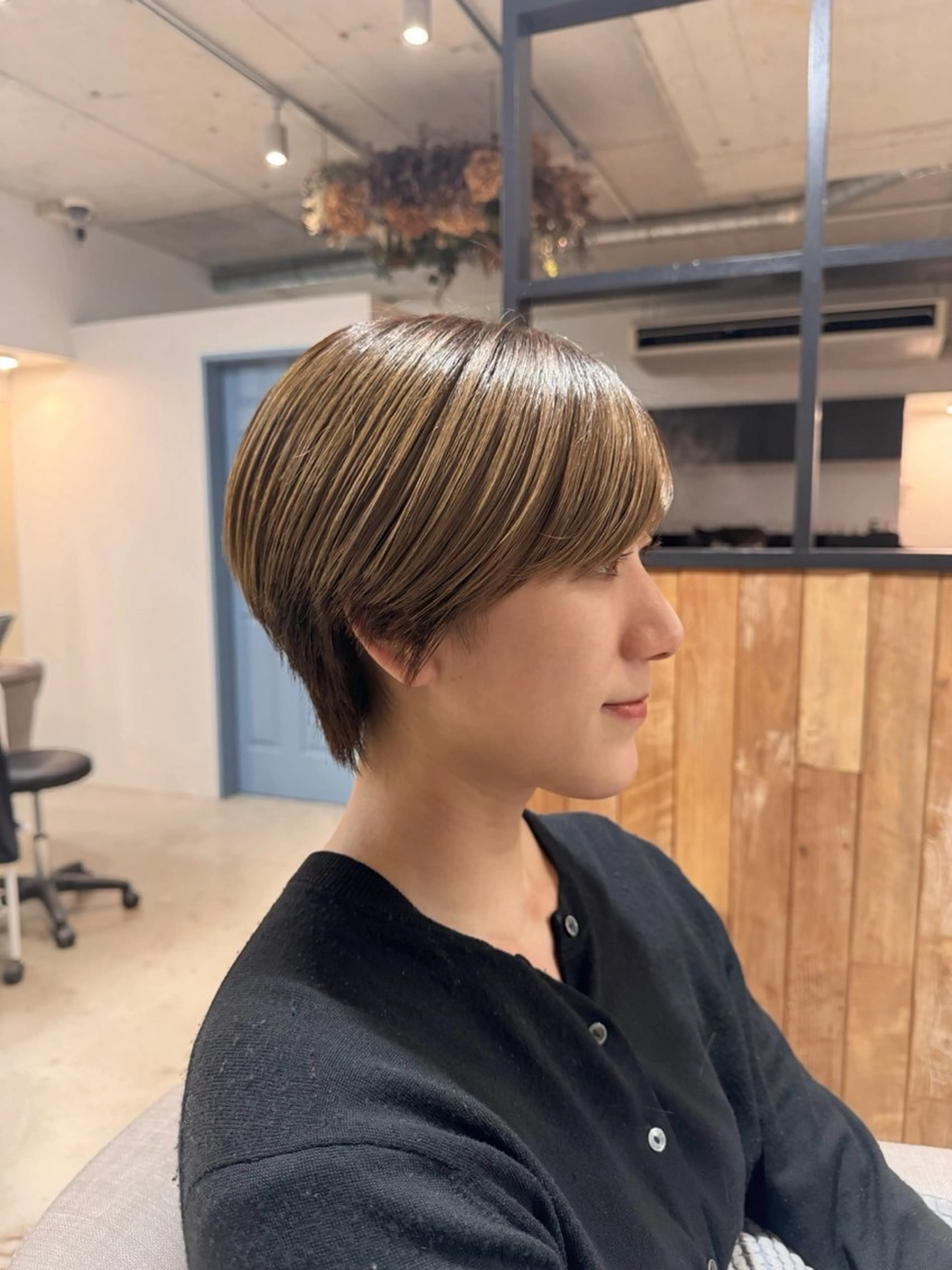 ショート ショートヘア saki/メンズパー マ・デザインカラーのヘアスタイル