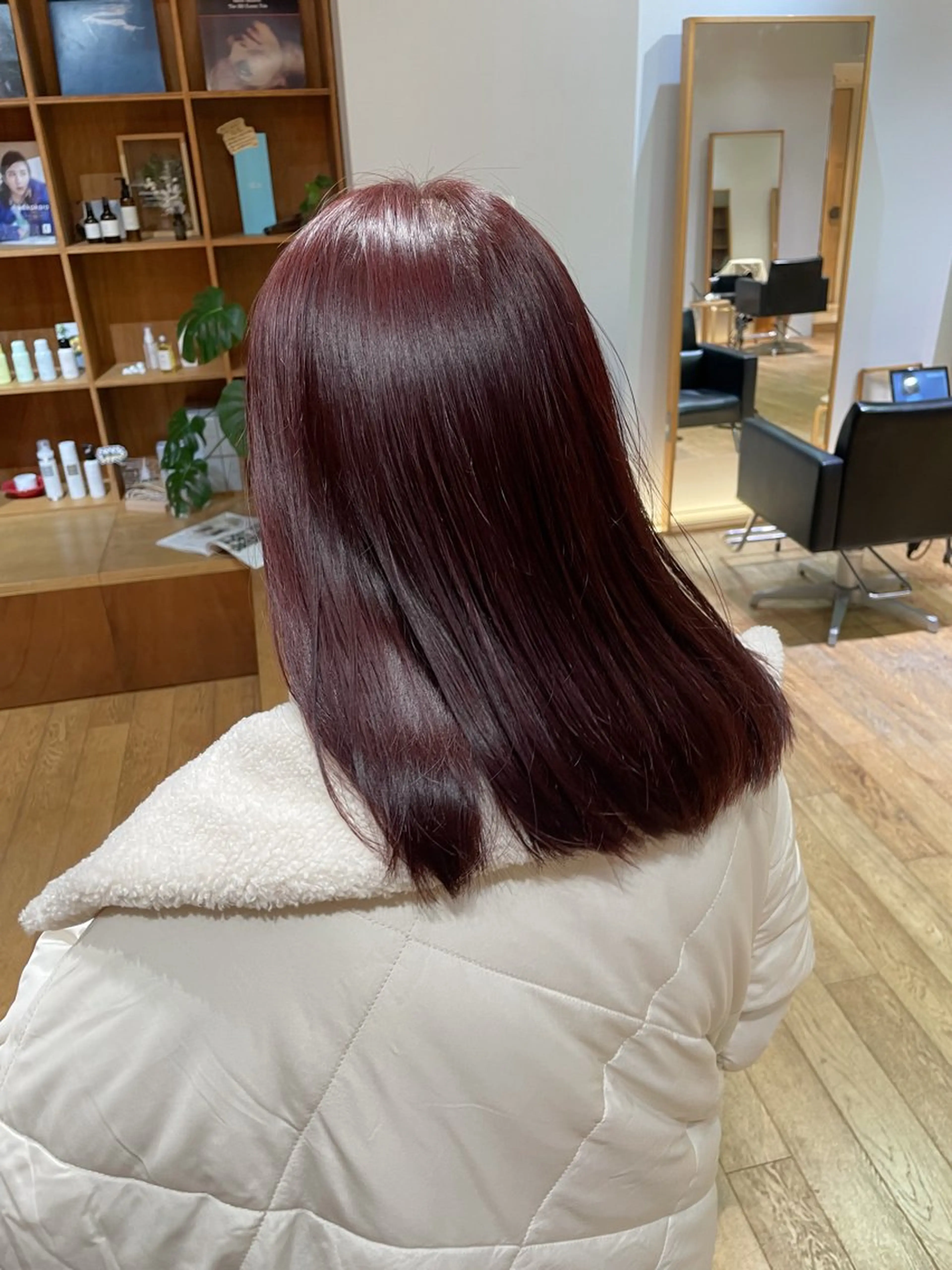 ミディアム カラー 大橋 芽衣のヘアスタイル