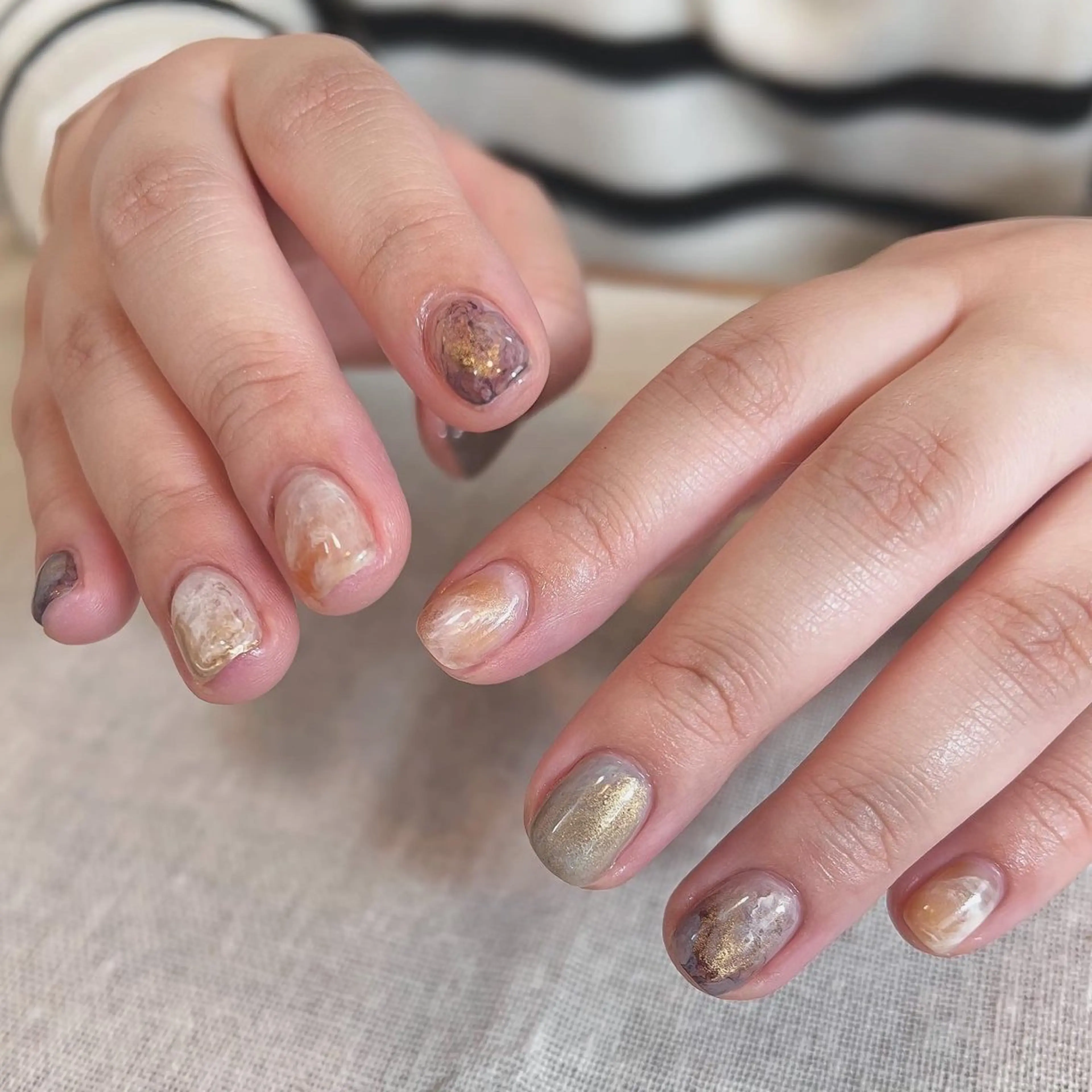 ネイル 持ち込み ニュアンスネイル スクエアネイル ホワイト 冬ネイル ハンドネイル pointillé .ayaのネイルデザイン