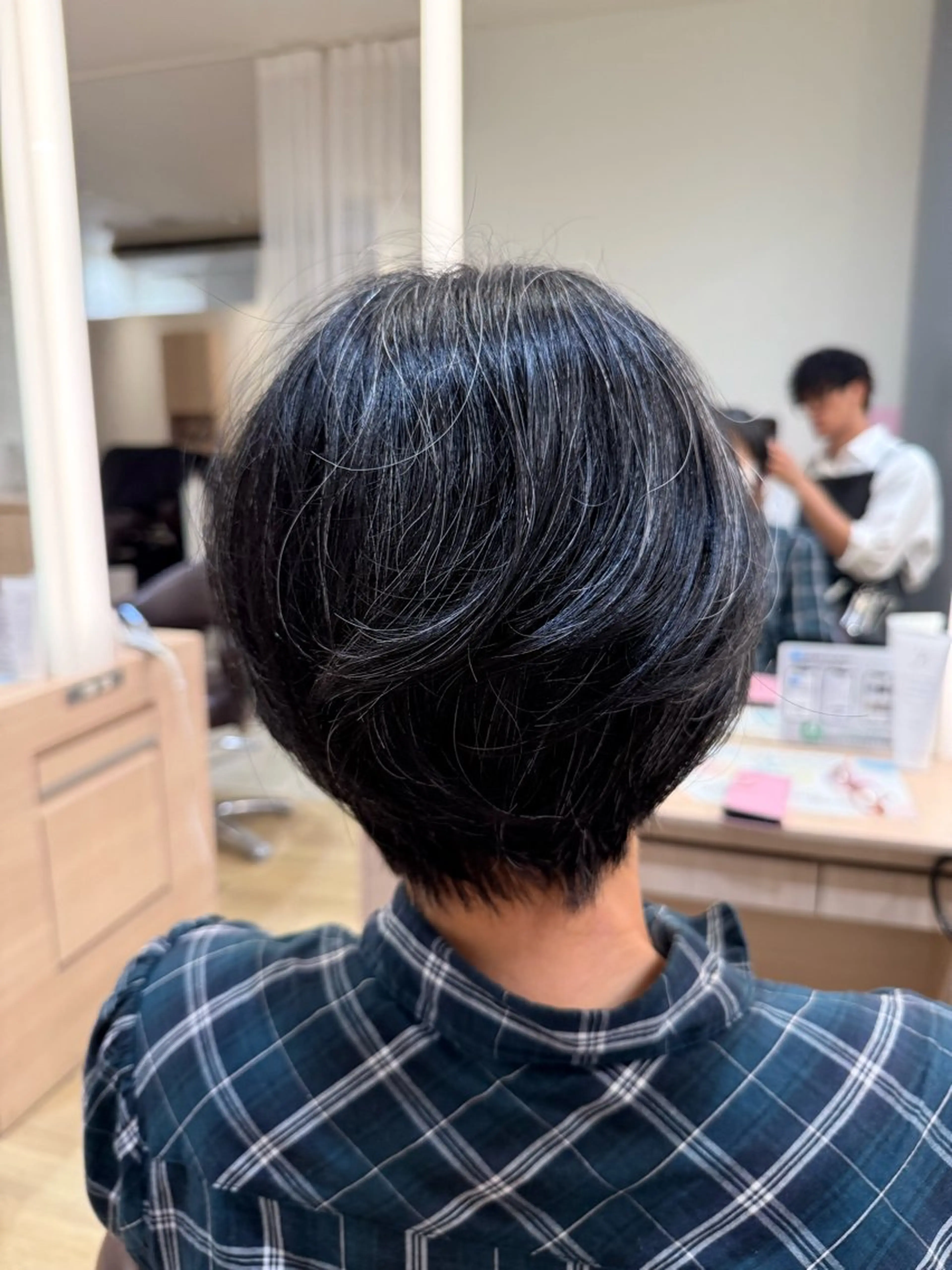 
![ショート カット パーマ 似合わせショート 鈴木豊のヘアスタイル