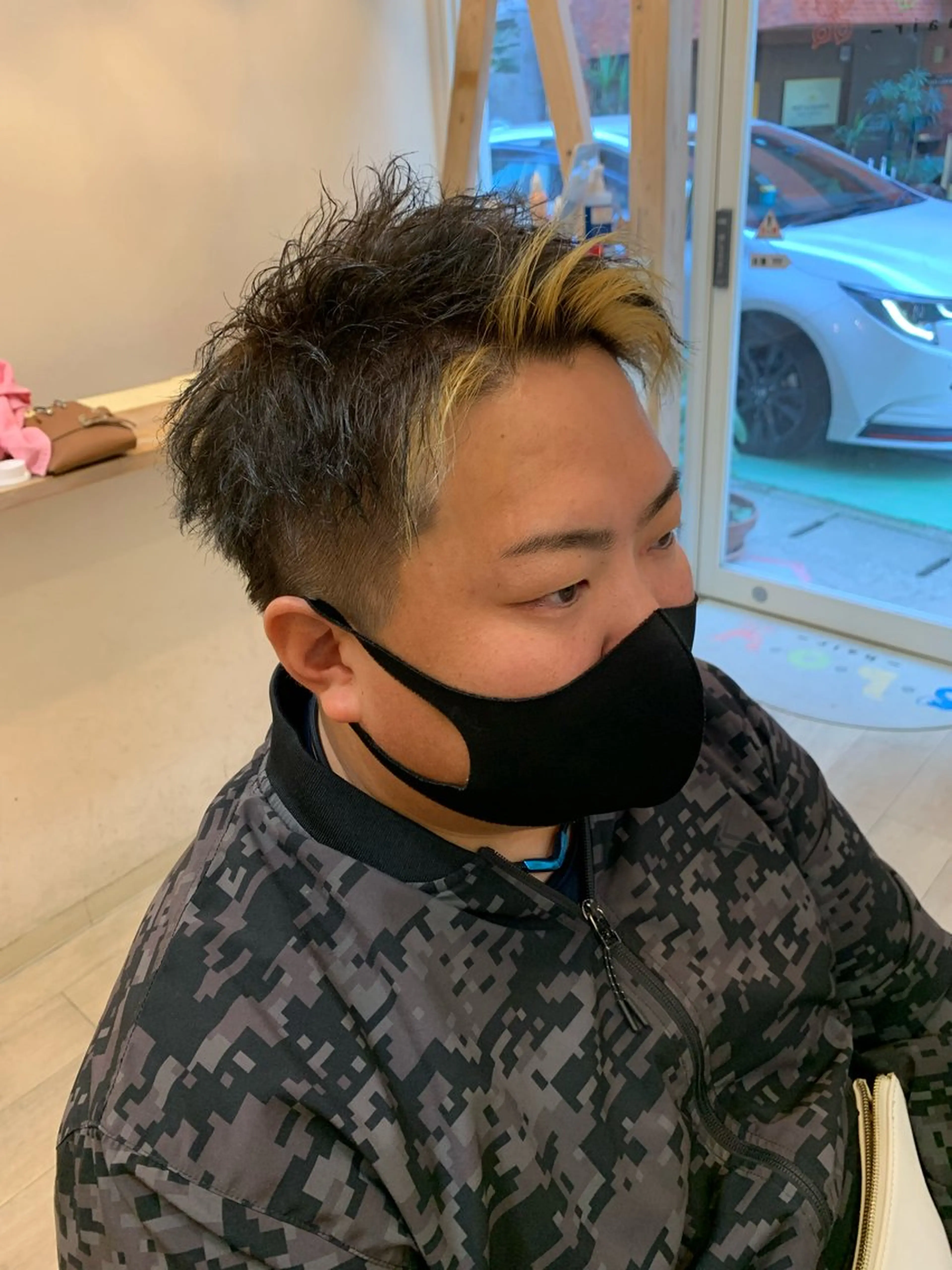 カラー メンズ ミストバング フェイスフレーミング 岡本 幸法のヘアスタイル