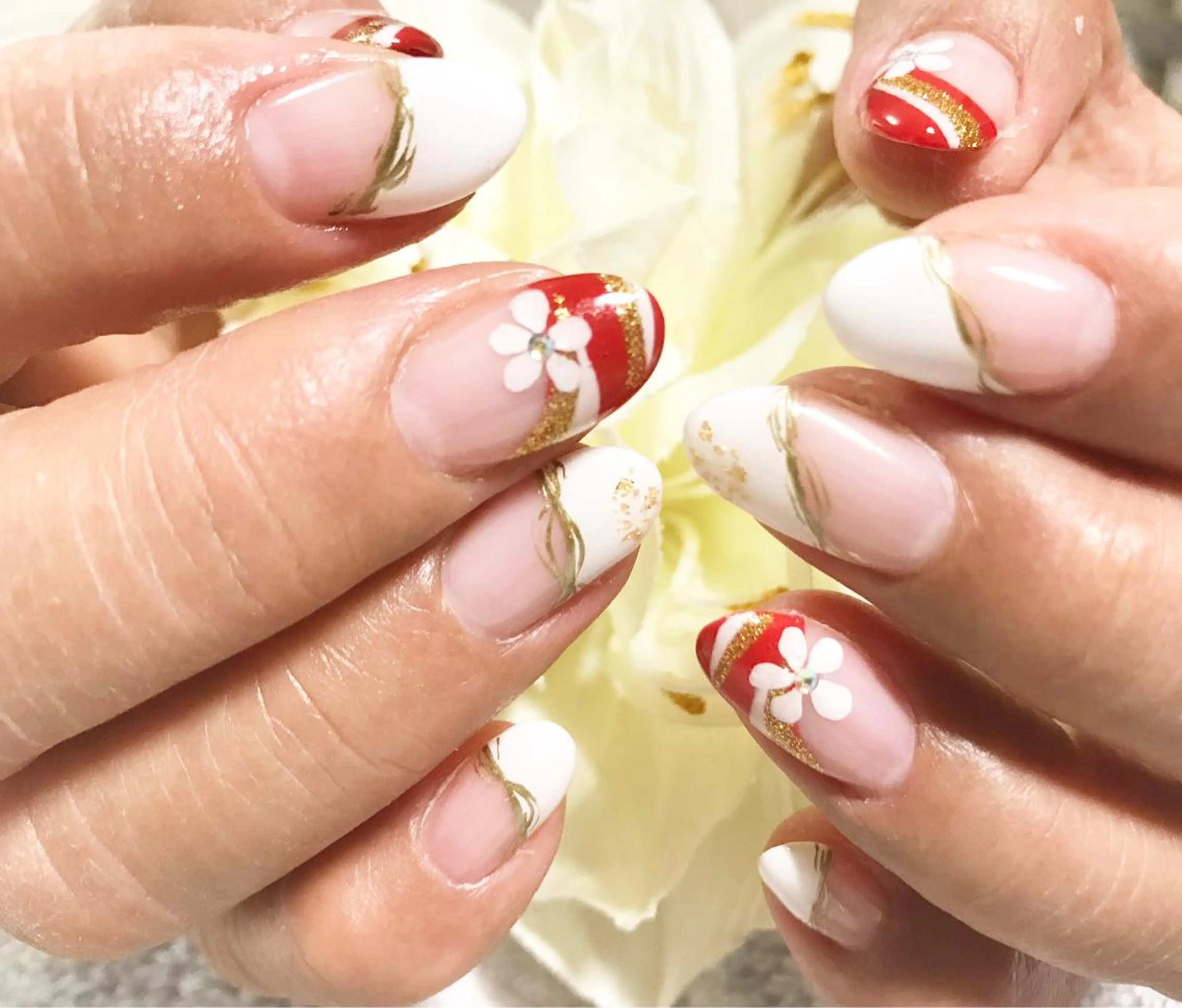 ネイル フットネイル ラメ(グリッター) シンプルネイル 春ネイル ホワイト nail fufla ♡yamane♡のネイルデザイン