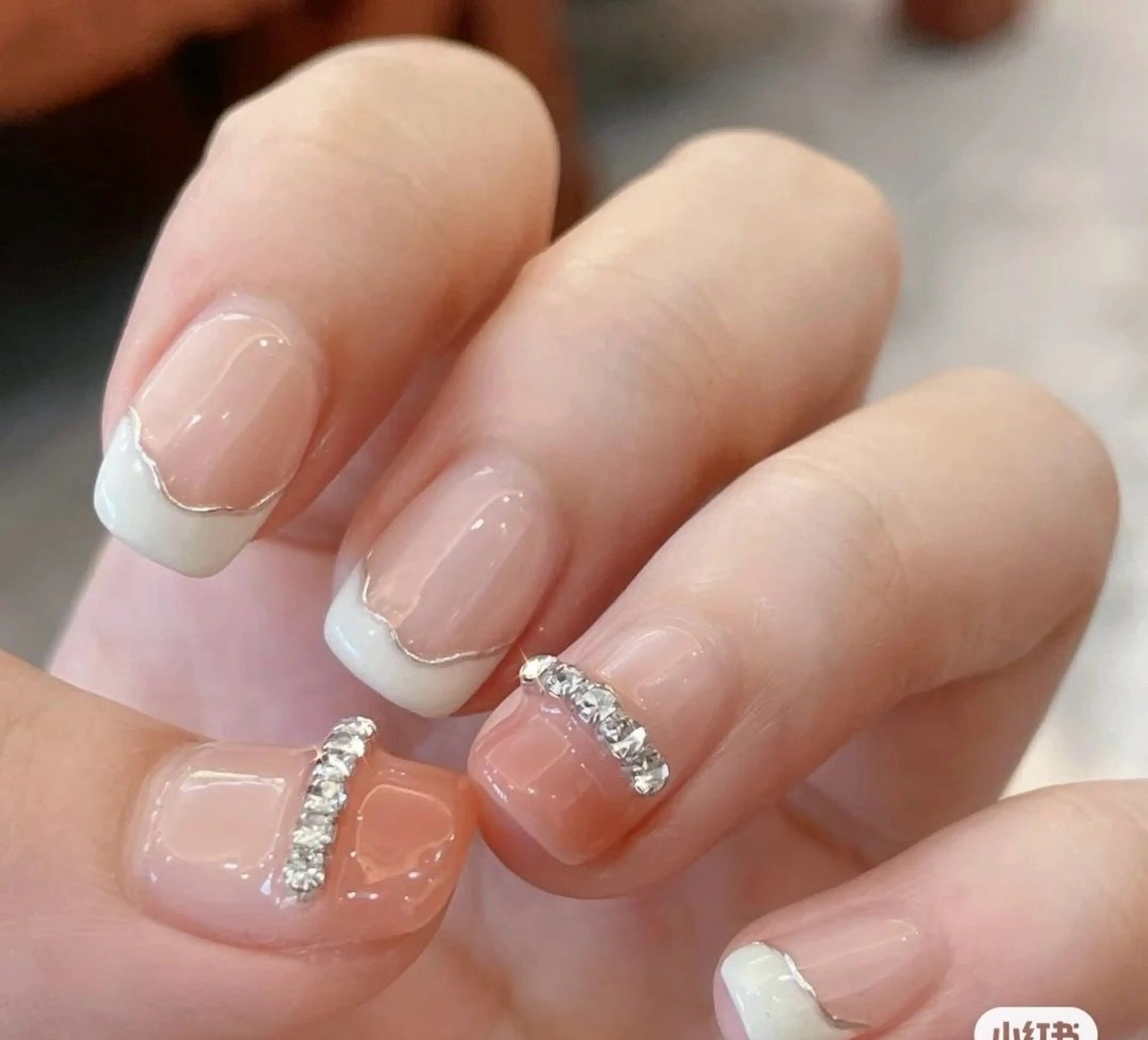 ネイル チークネイル 長さ出し フレンチネイル キラキラネイル ラメ(グリッター) ハンドネイル viet phe所属・Vp ネイルのネイルデザイン