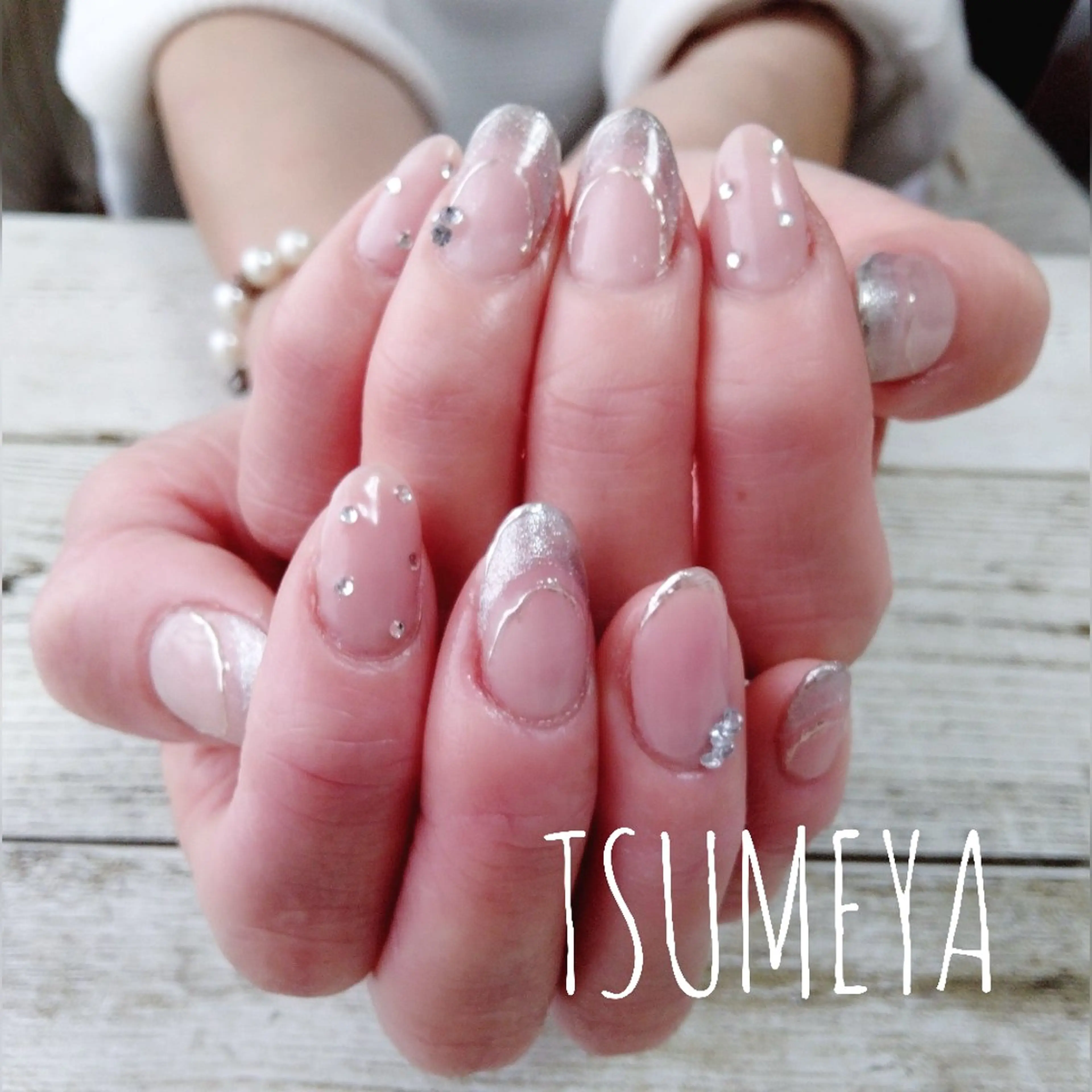 ネイル フレンチネイル マグネットネイル ミラーネイル シルバー ハンドネイル _TSUMEYA _のネイルデザイン