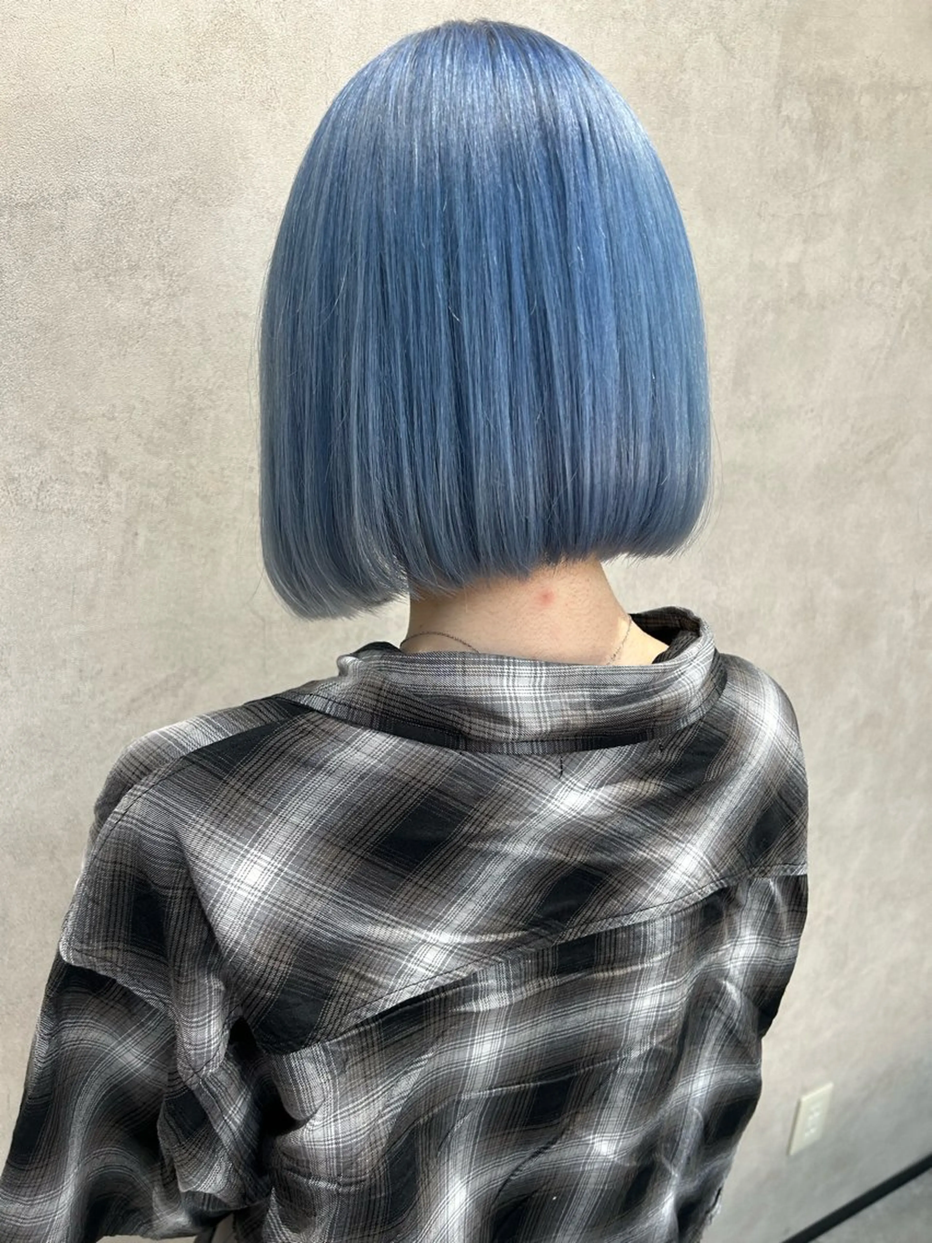 ショート カラー ブリーチ ブルーカラー 優花/ハイトーン /デザインカラーのヘアスタイル
