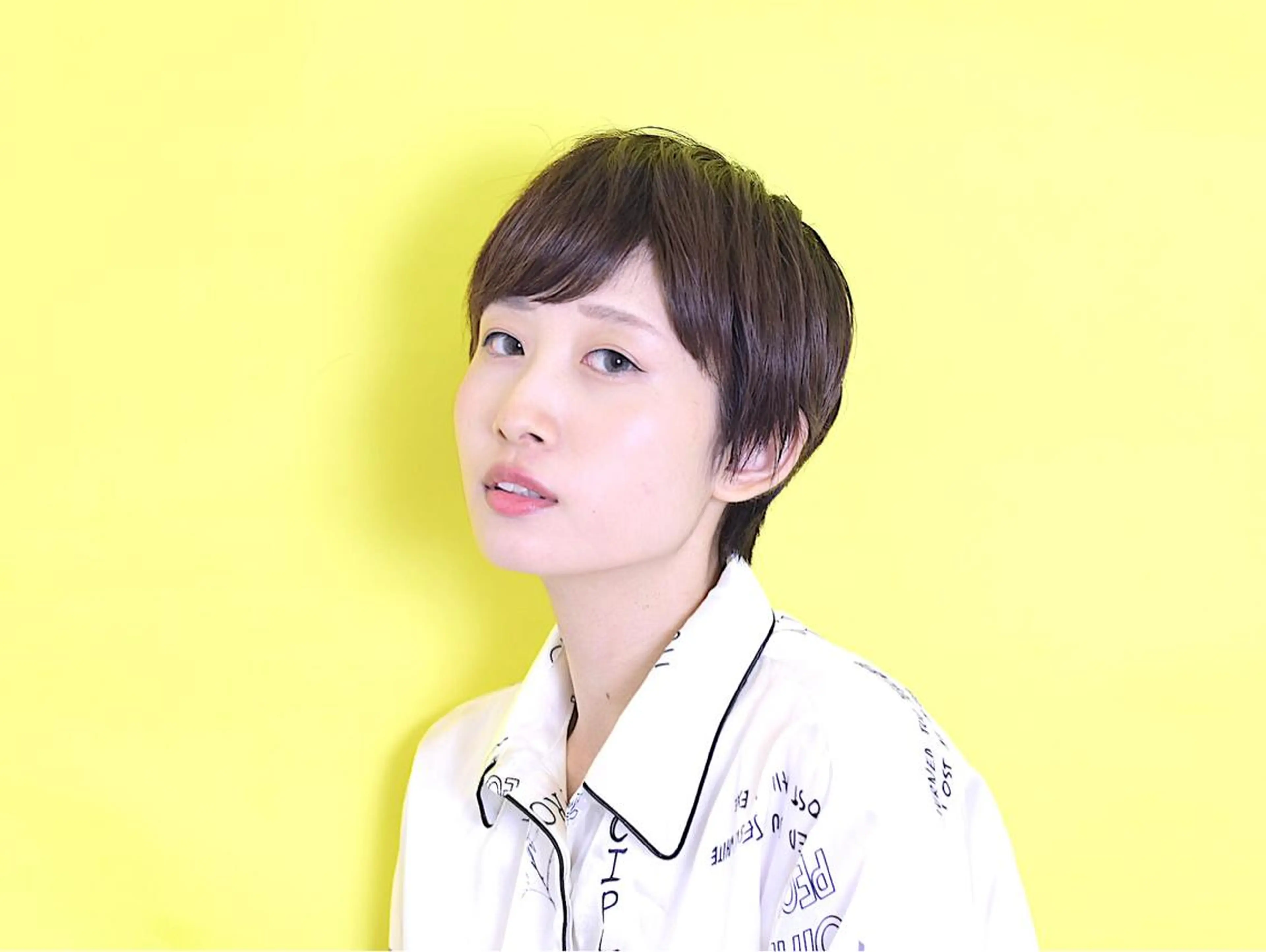 ショート ショートヘア クロスパーマ× 透明感カラー✂︎のヘアスタイル
