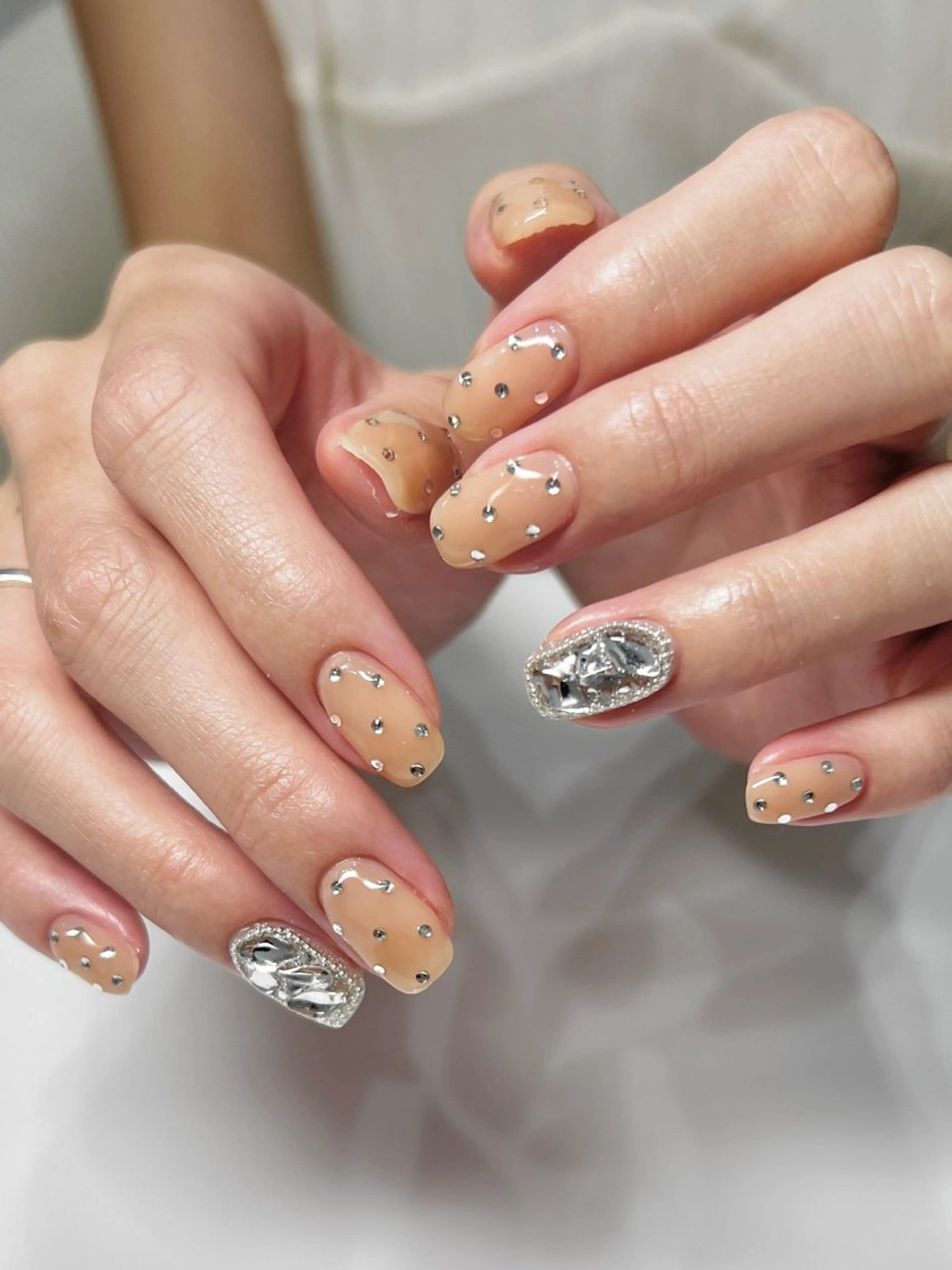 ネイル ドット ワンカラーネイル ストーンネイル ワンホンネイル ハンドネイル REHTOF ｜朝7時Open☀️のネイルデザイン