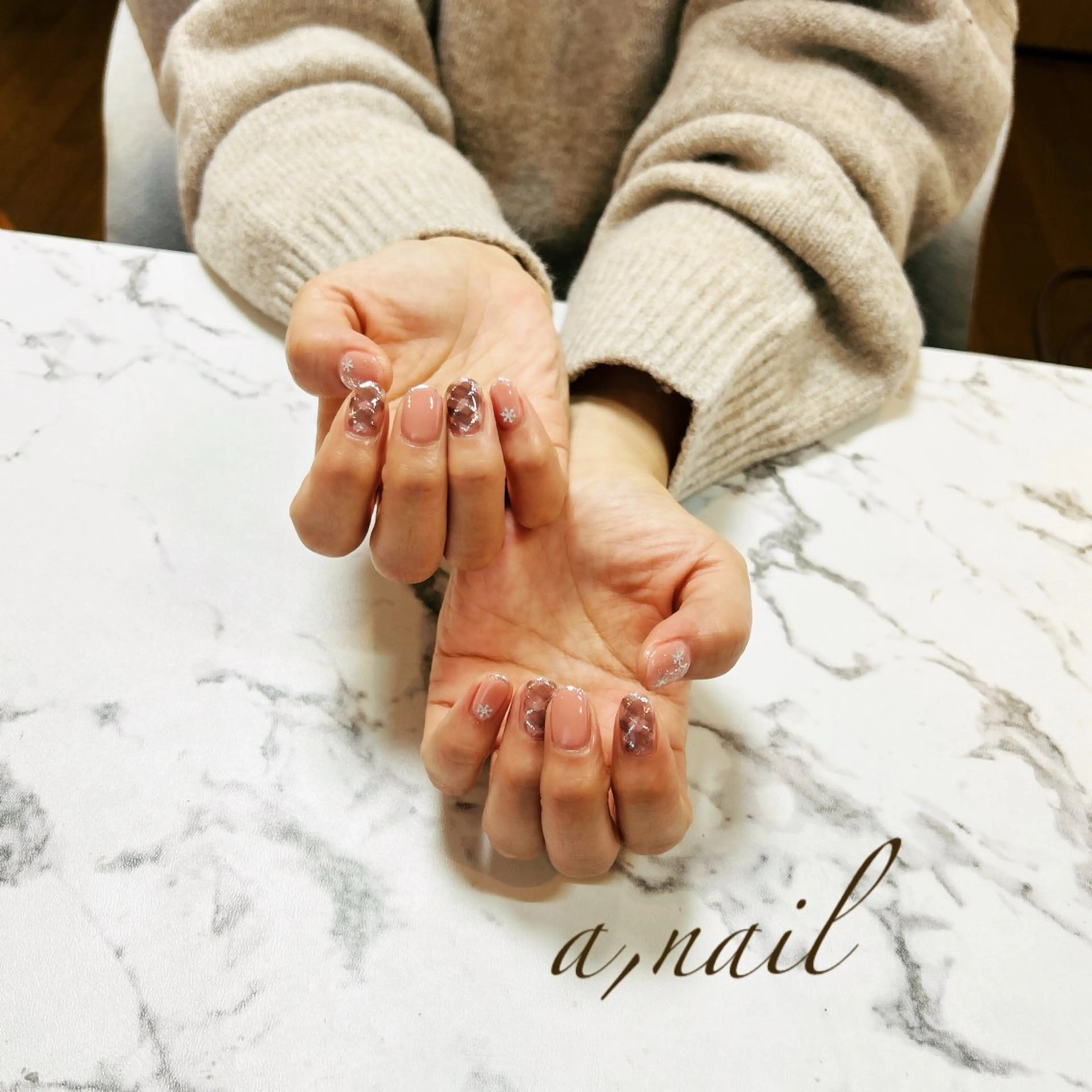 ネイル フレンチネイル ジェルネイル キラキラネイル ラメ(グリッター) パラジェル ハンドネイル ネイルサロン エーネイルのネイルデザイン