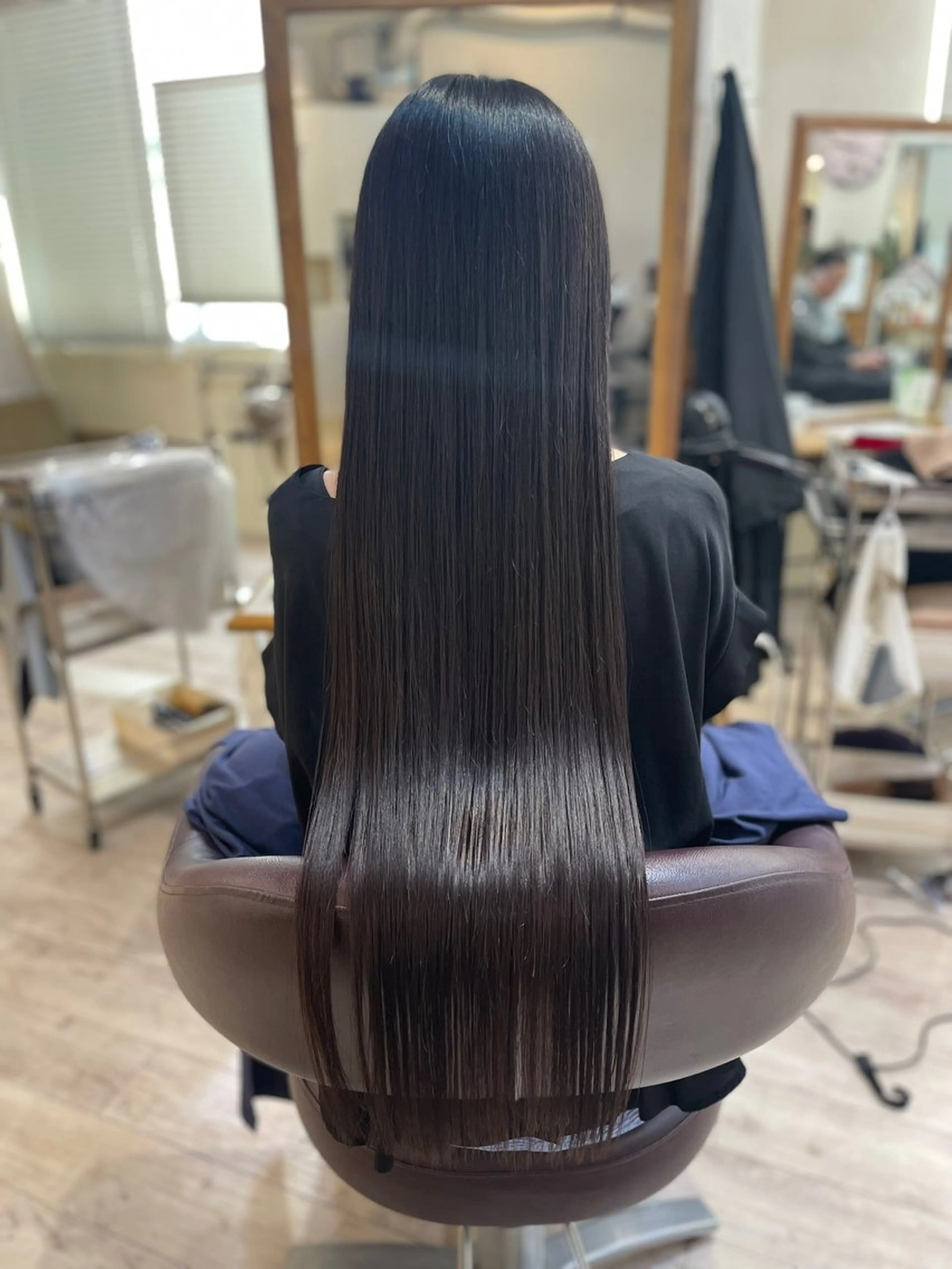 ロング ヘアカラー 茅野 あゆ美のヘアスタイル