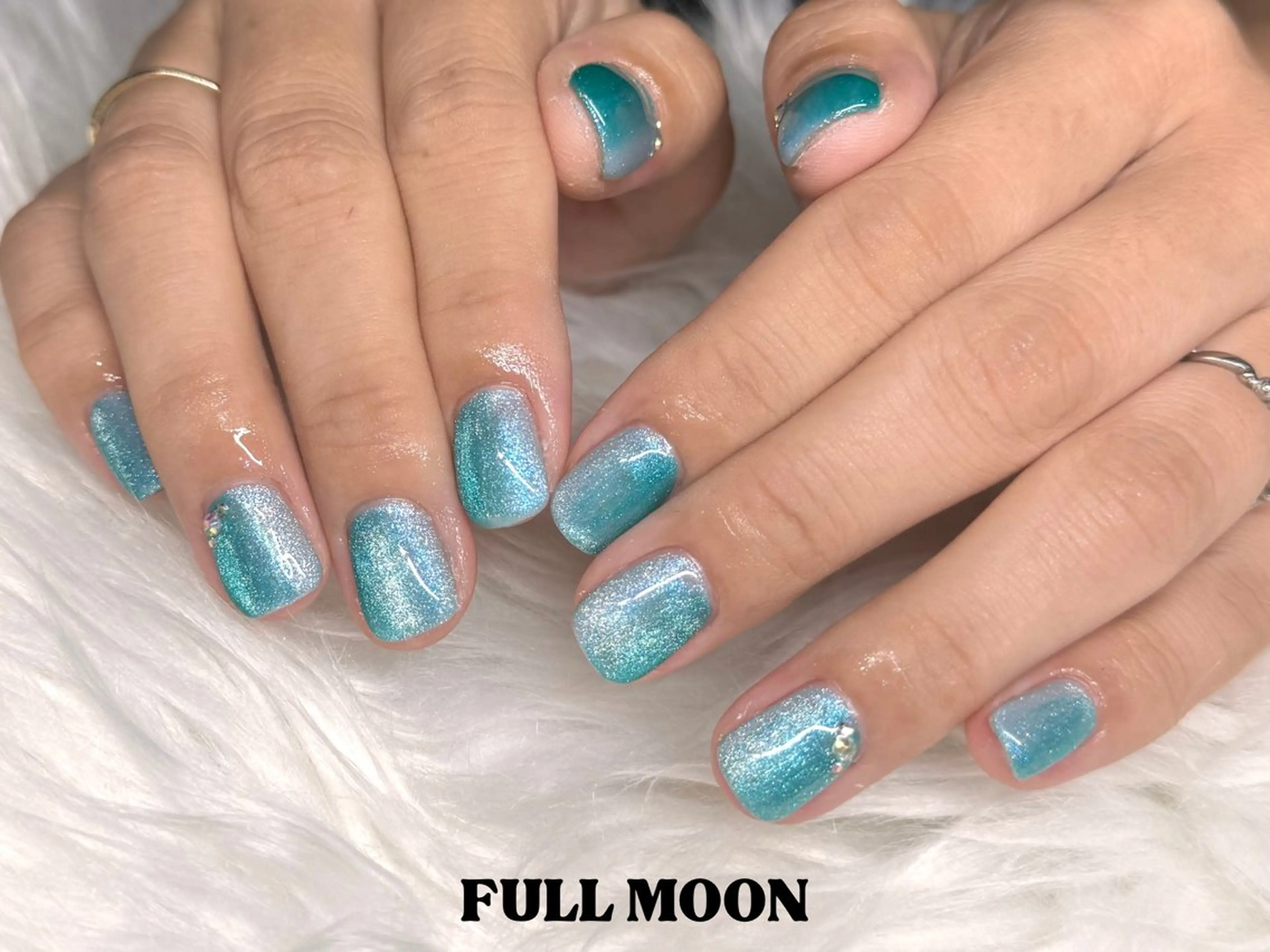 ネイル ハンドネイル FULL MOONのネイルデザイン