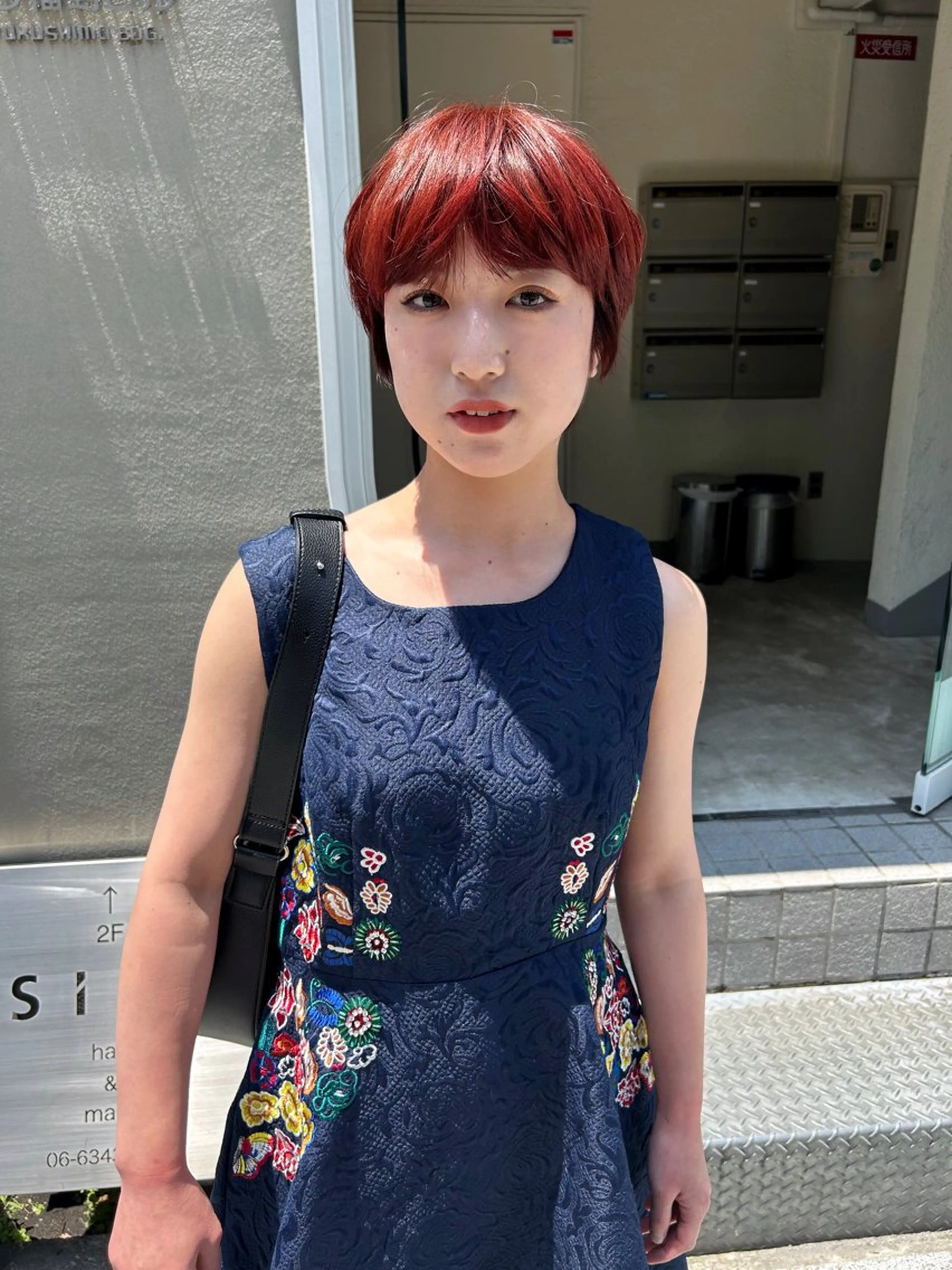 ミディアム 薄暮 マツイ　レンのヘアスタイル