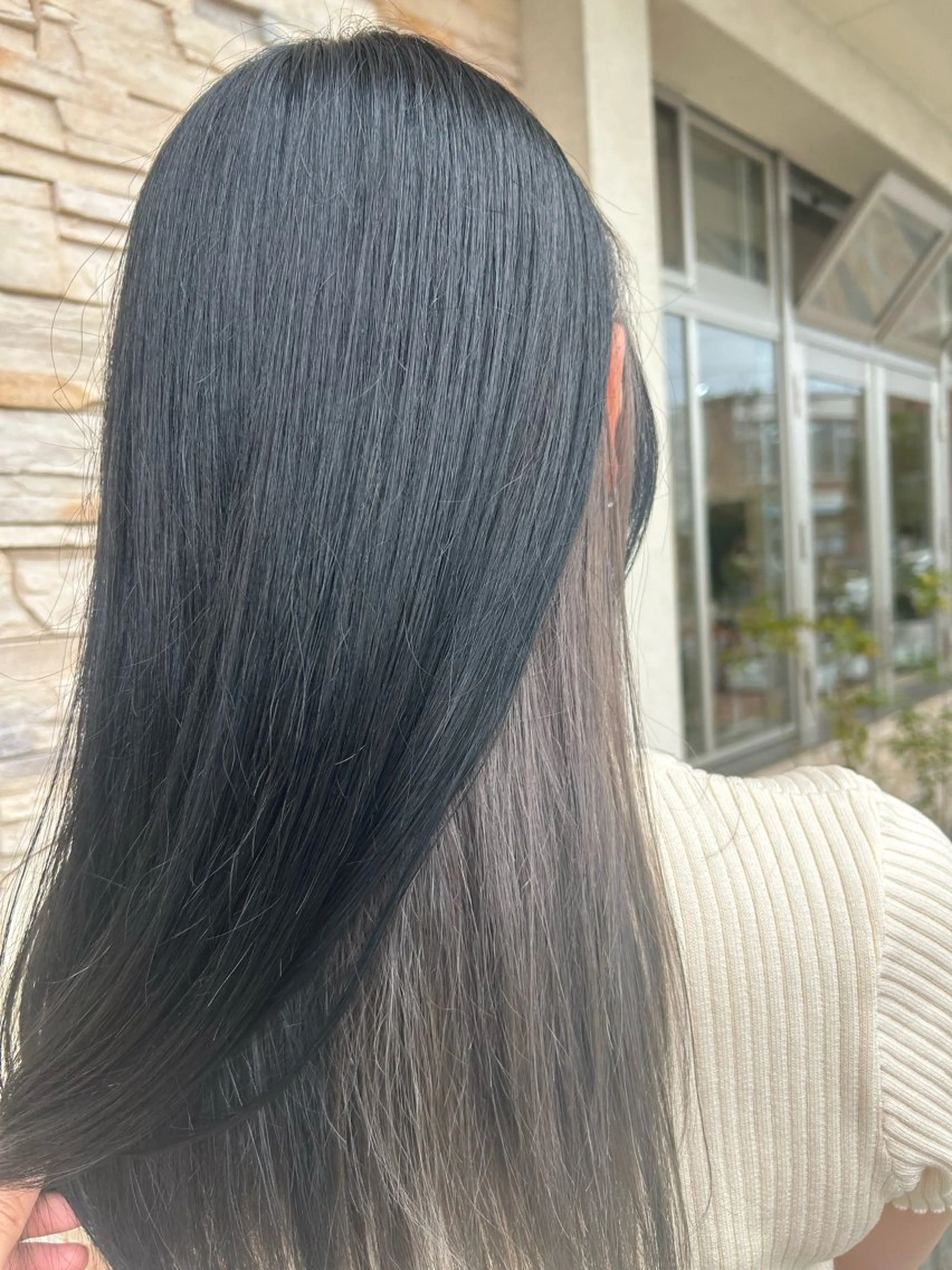 カラー TERUYA shionのヘアスタイル