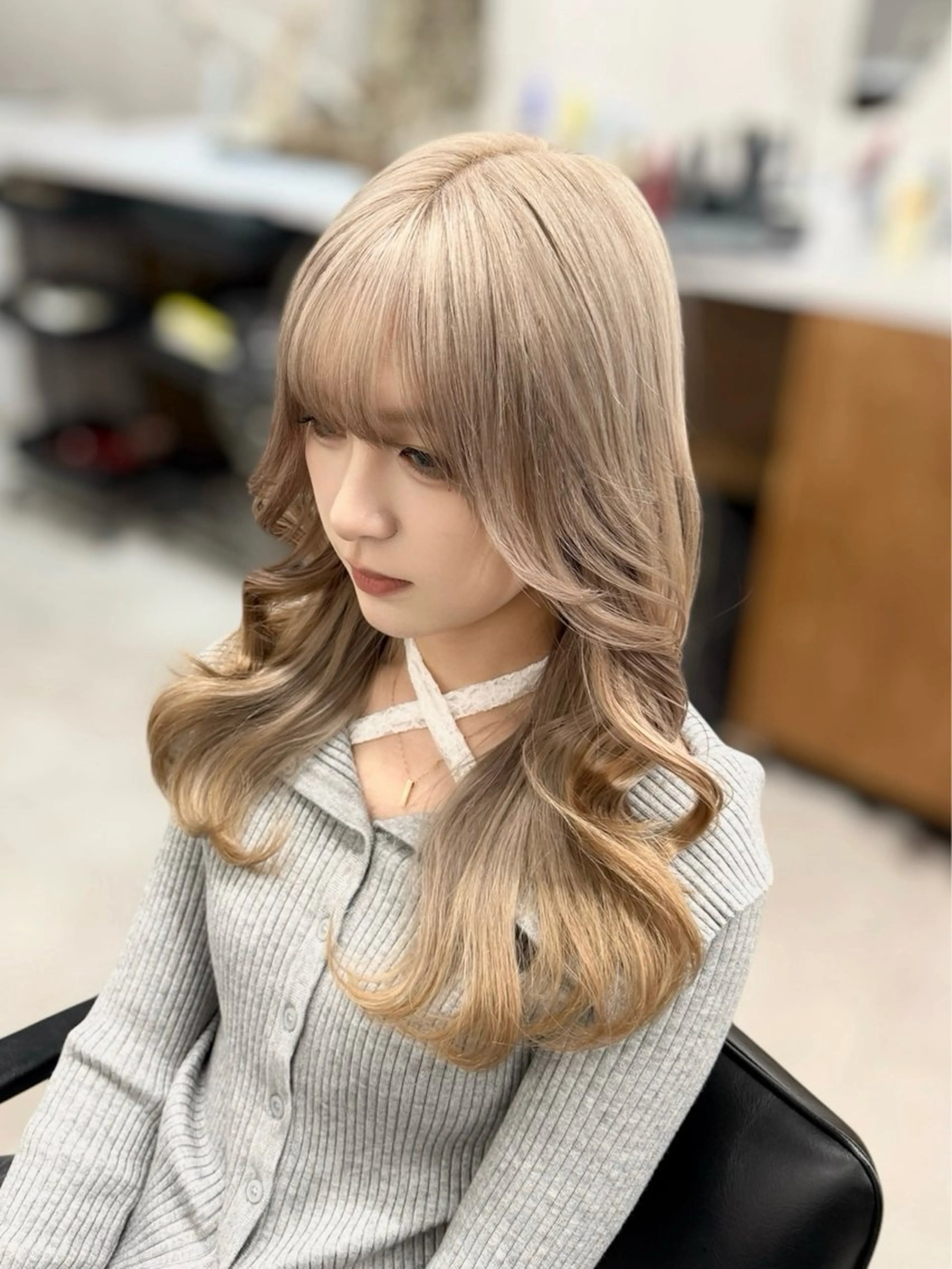 セミロング ヘアカラー レイヤー／ハイトーン 🍎森貝洋亮🍎のヘアスタイル
