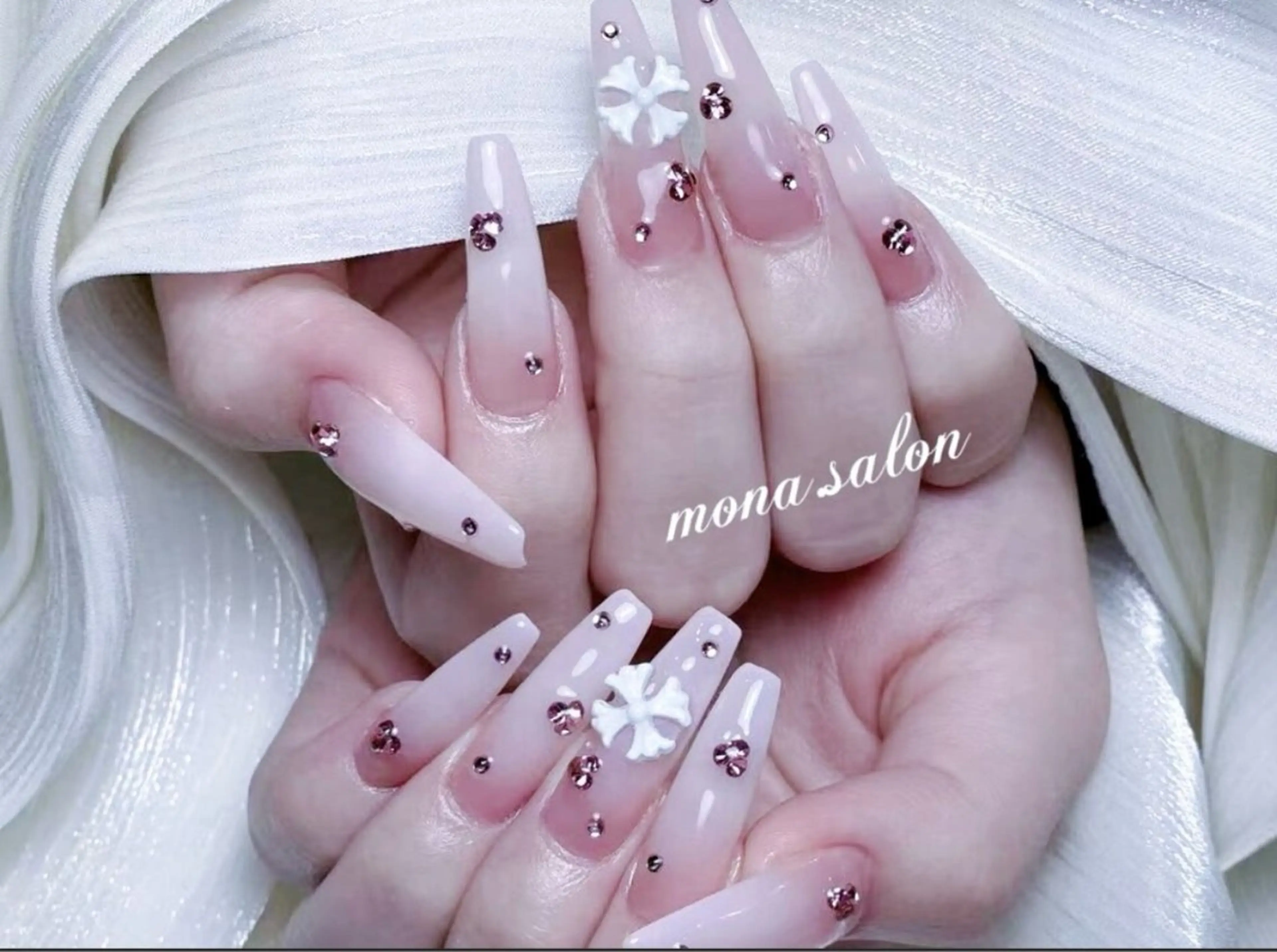 ネイル ハンドネイル ハンドケア モナ& あきのネイルデザイン