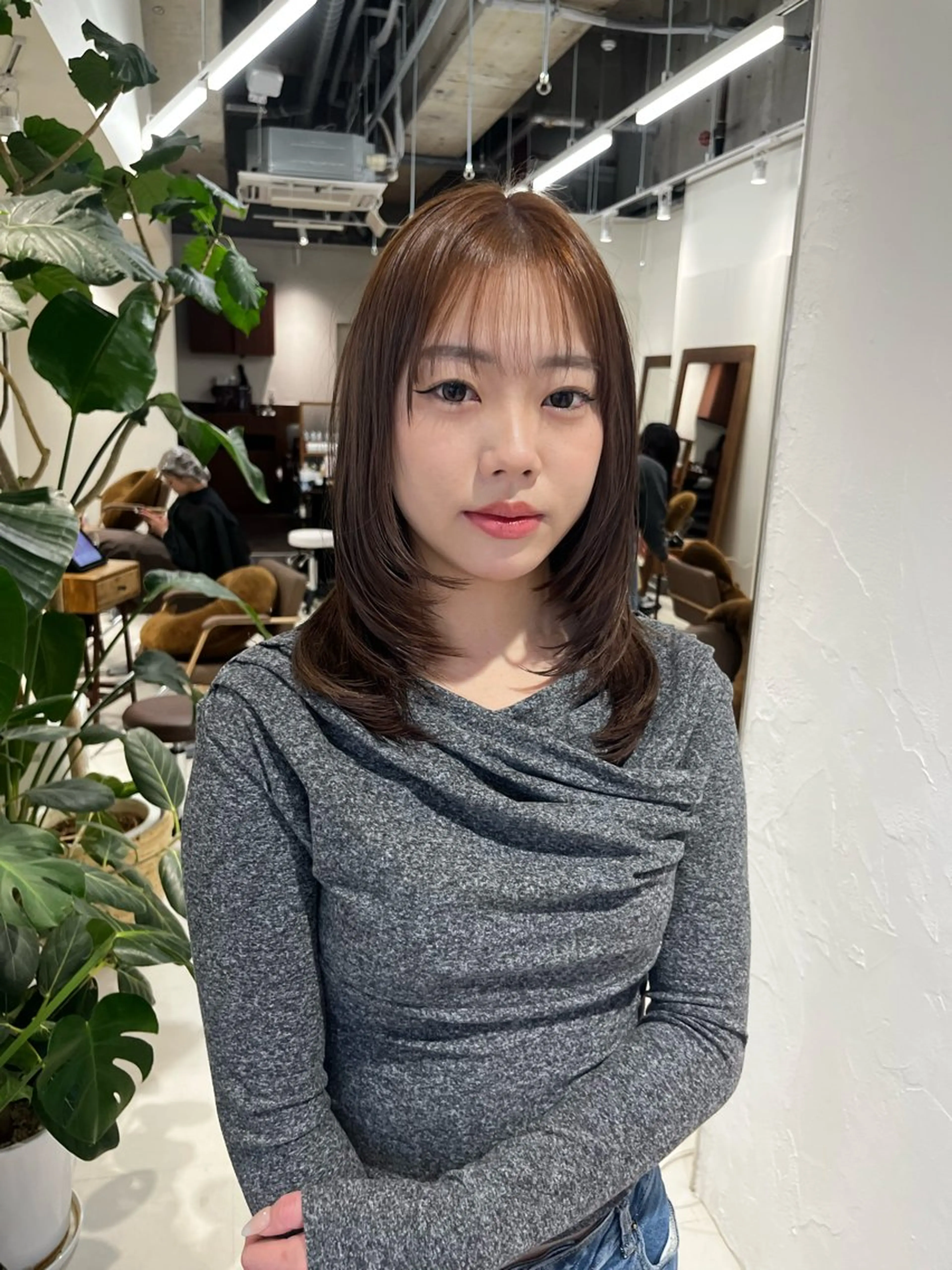 ミディアム カラー ブラウンカラー レイヤーカット カット ヘアカラー トリートメント レイヤーカット/ブラ ウンカラー/河野凜のヘアスタイル