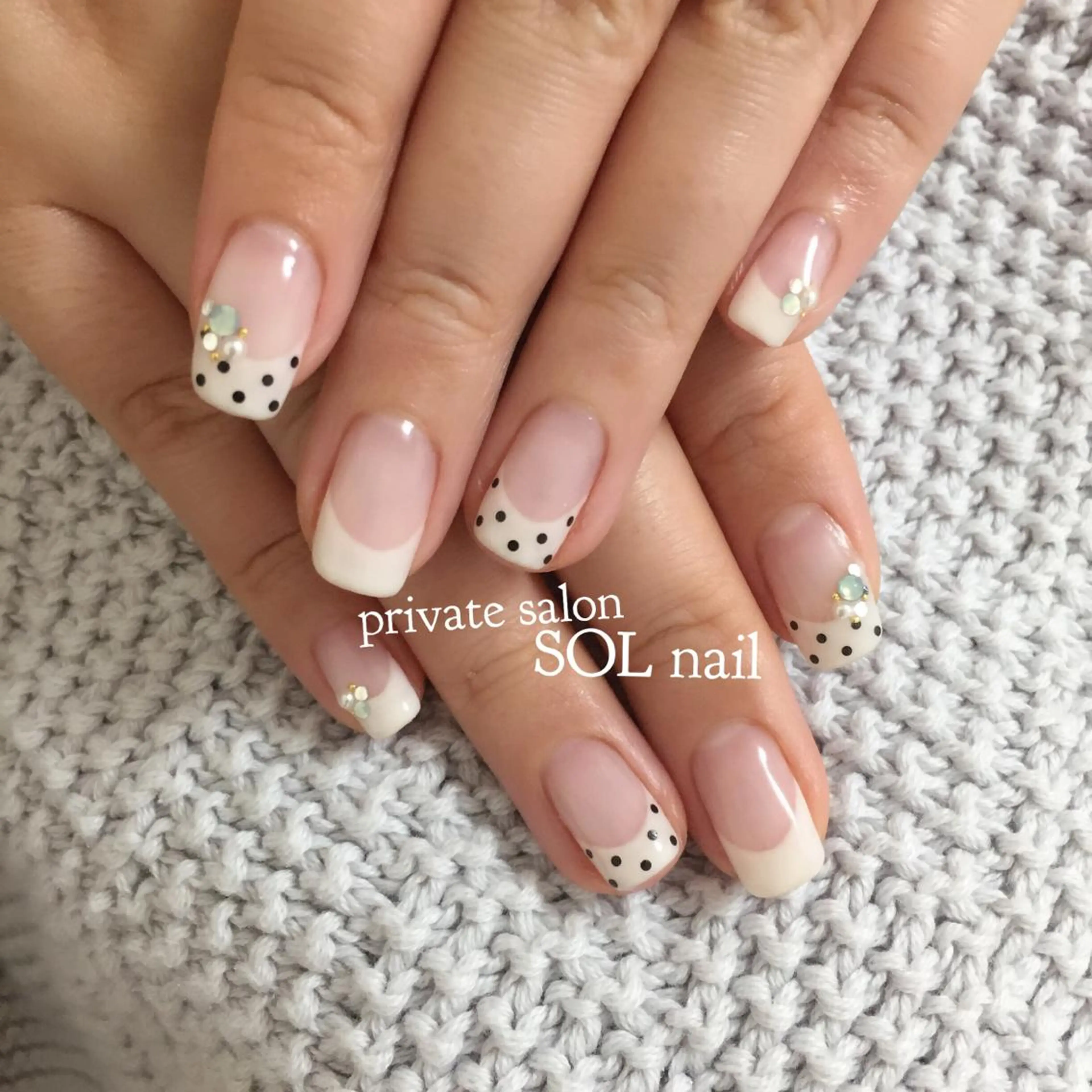 ネイル ドット フレンチネイル ハンドネイル SOL NAILのネイルデザイン