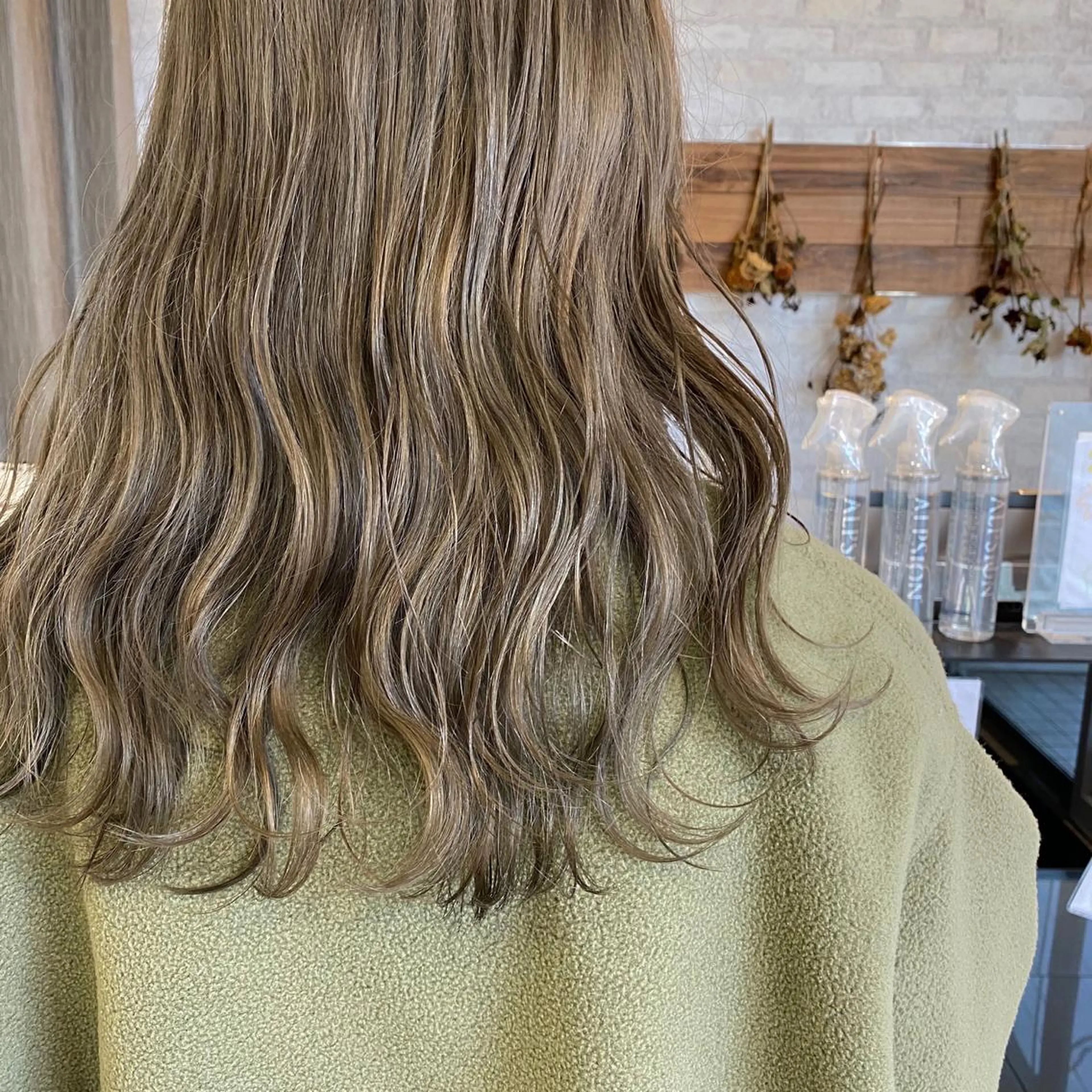 ロング カラー グレージュ ハイライトカラー ハイライト 透明感カラー/ボブ / MARIE🍇のヘアスタイル