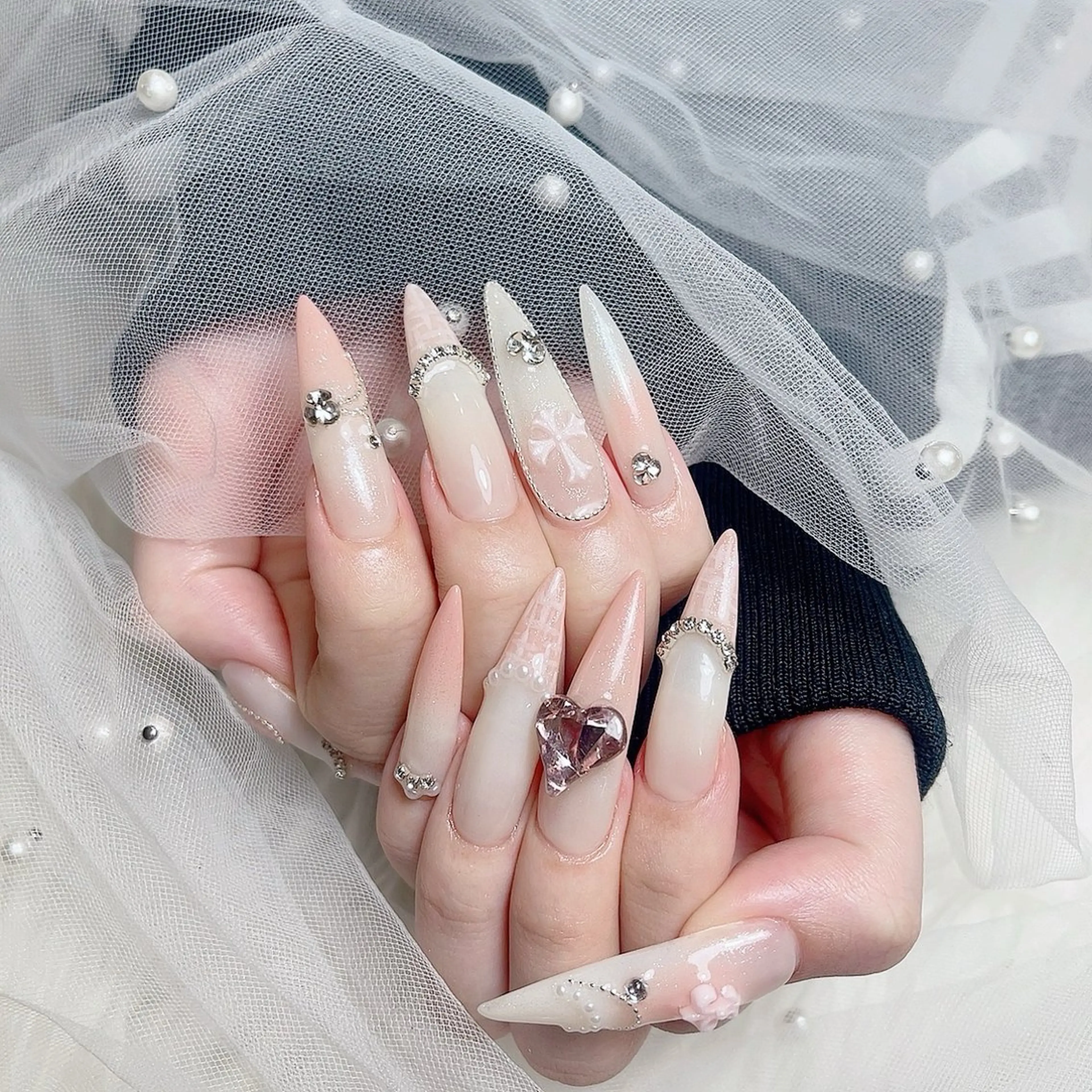 ミディアム ハンドネイル Chiin Nailのネイルデザイン