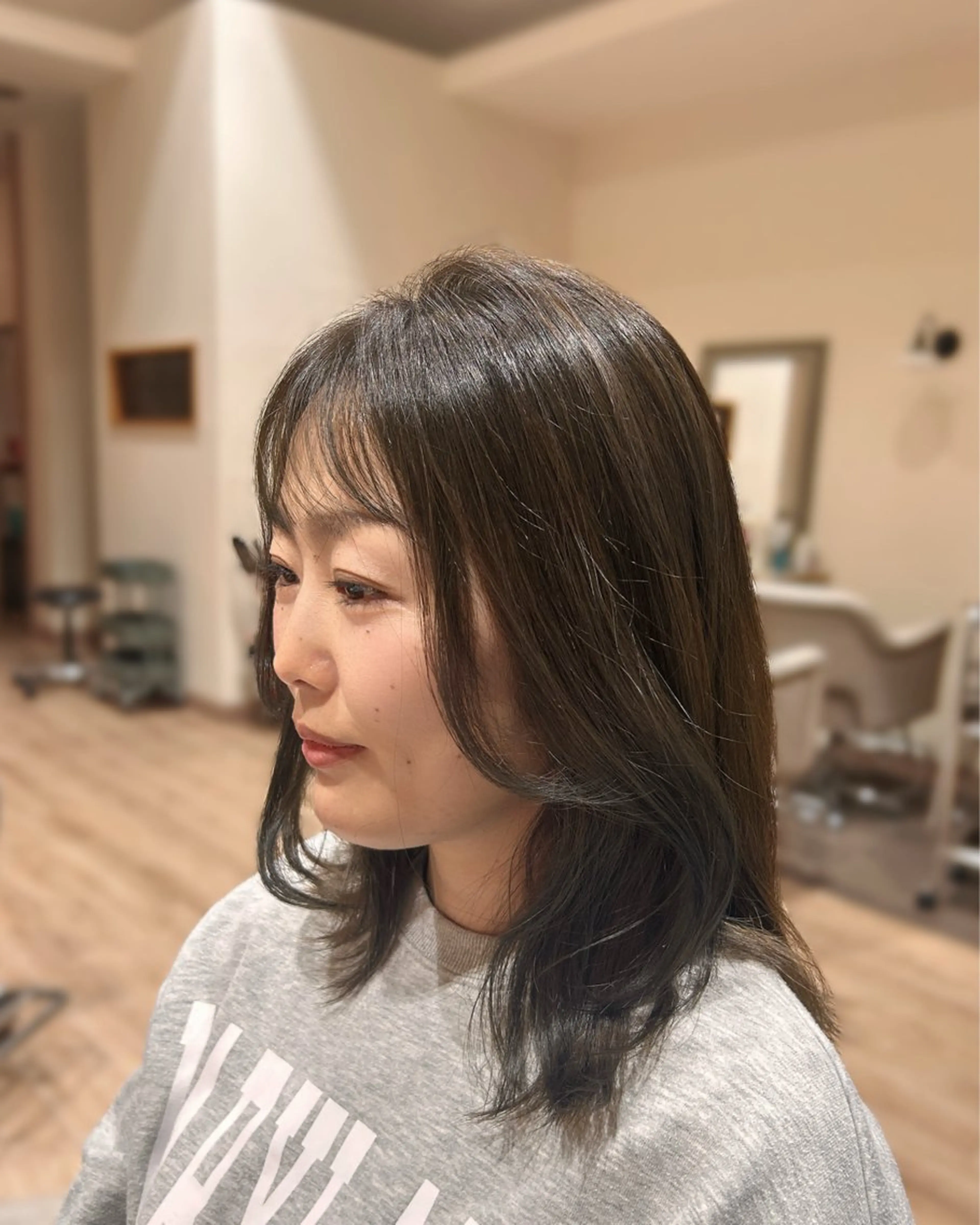 ミディアム ヘアカラー 小島 瑚白のヘアスタイル