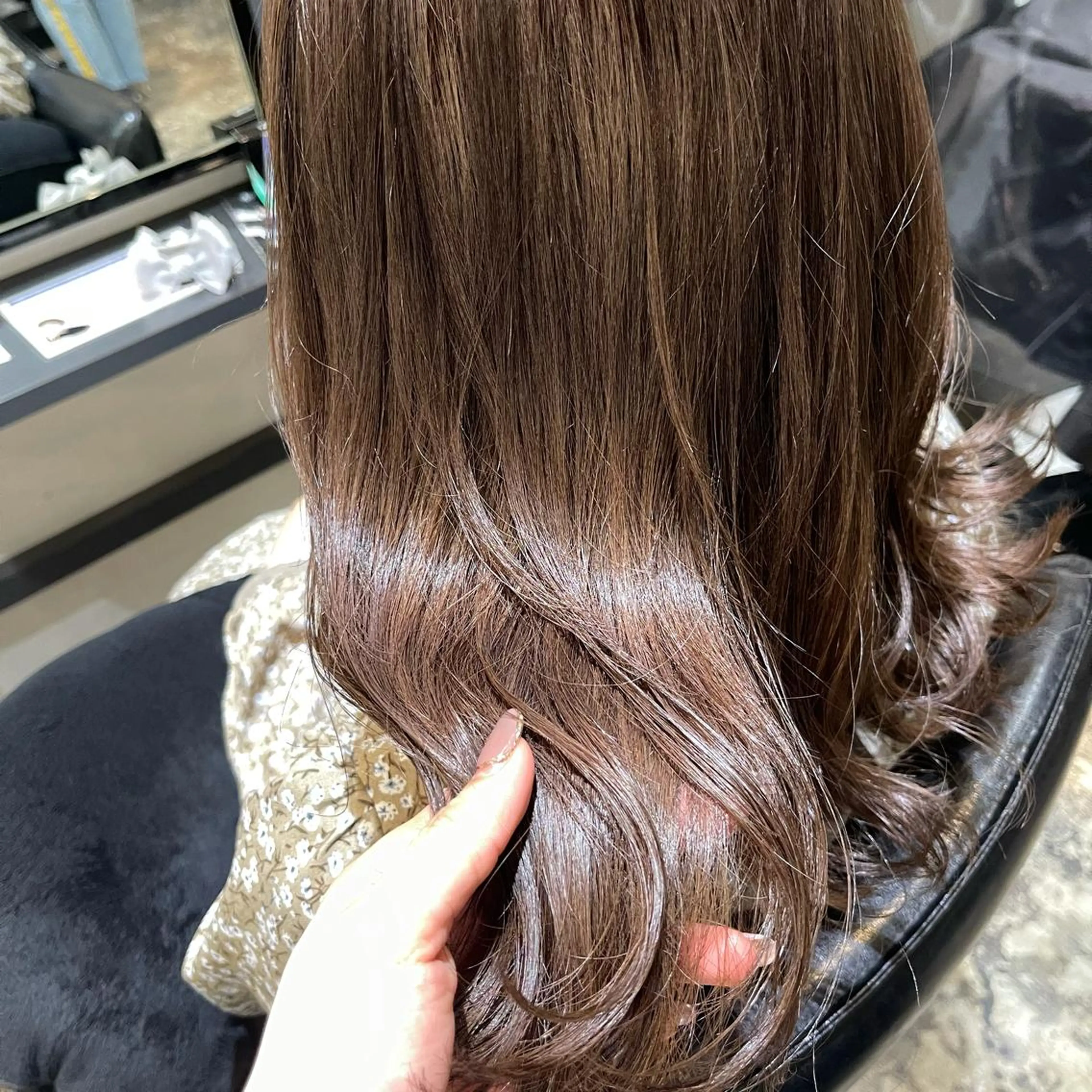 セミロング ヘアカラー UMEDA FIGAROのヘアスタイル