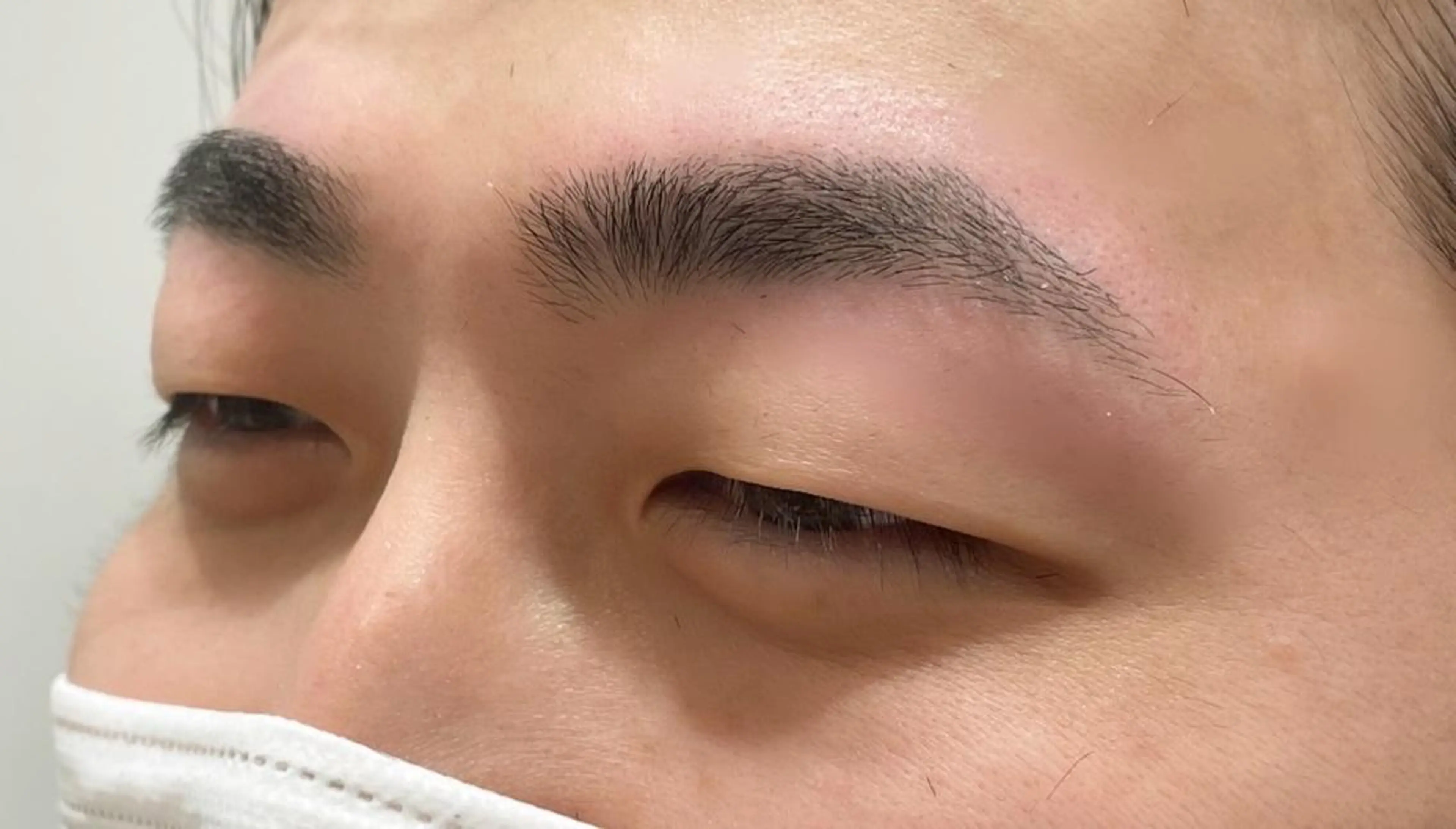 アイブロウ ワックス脱毛 山﨑 燦人のヘアスタイル