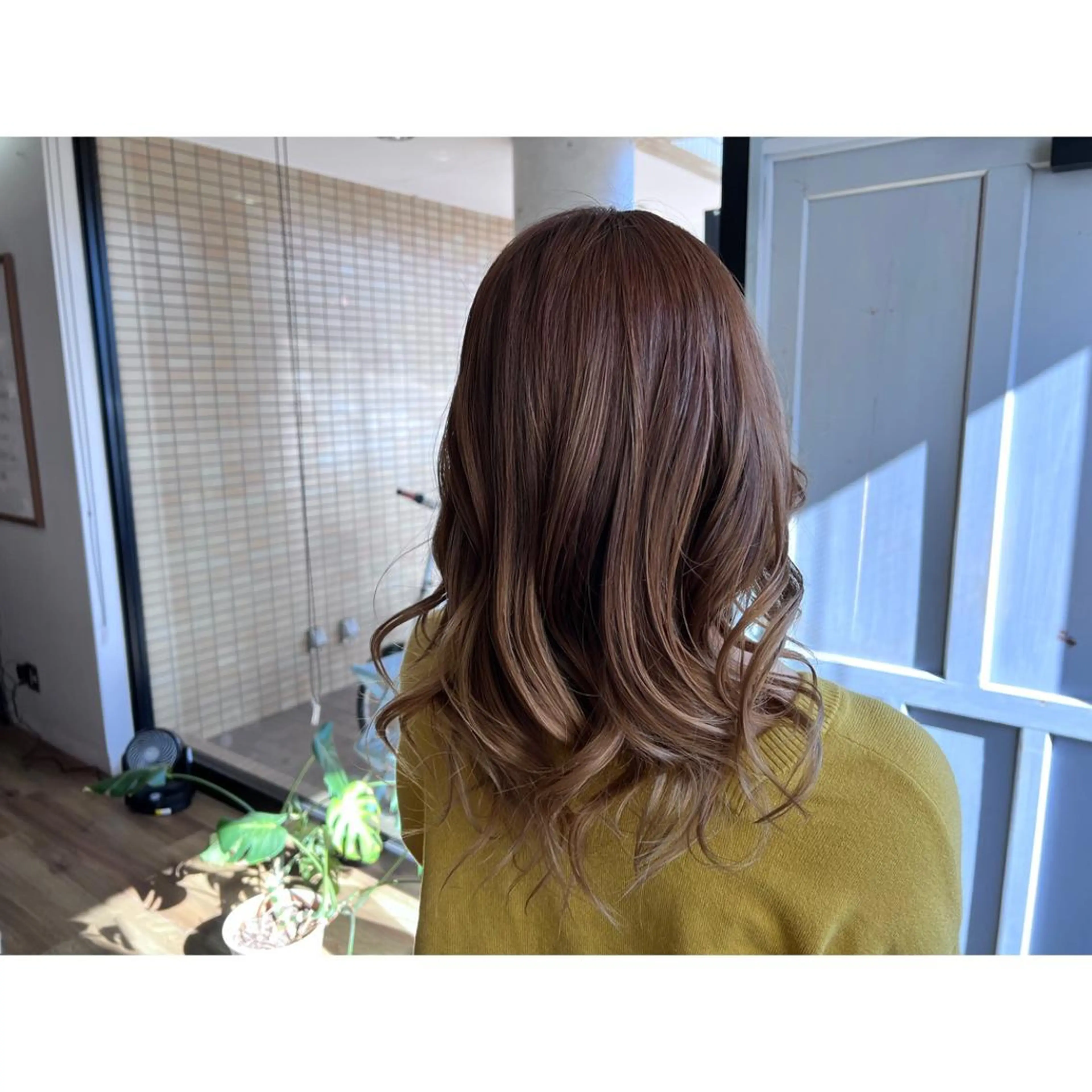 セミロング カラー ベージュカラー ヘアカラー トリートメント ツキダテ ユイのヘアスタイル